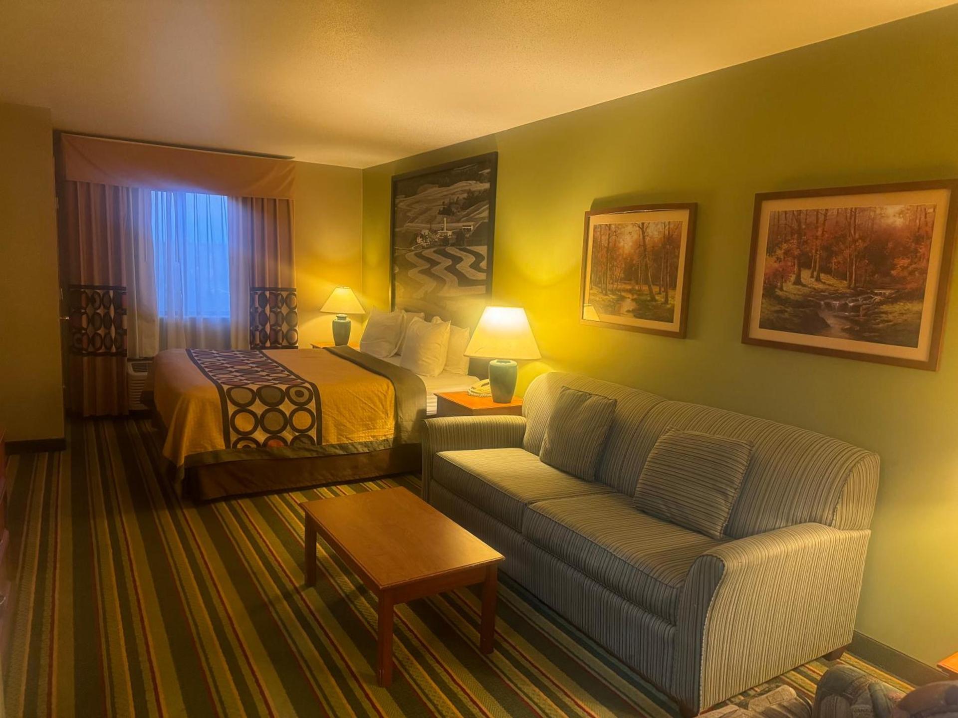 Super 8 by Wyndham Sparta photo 11