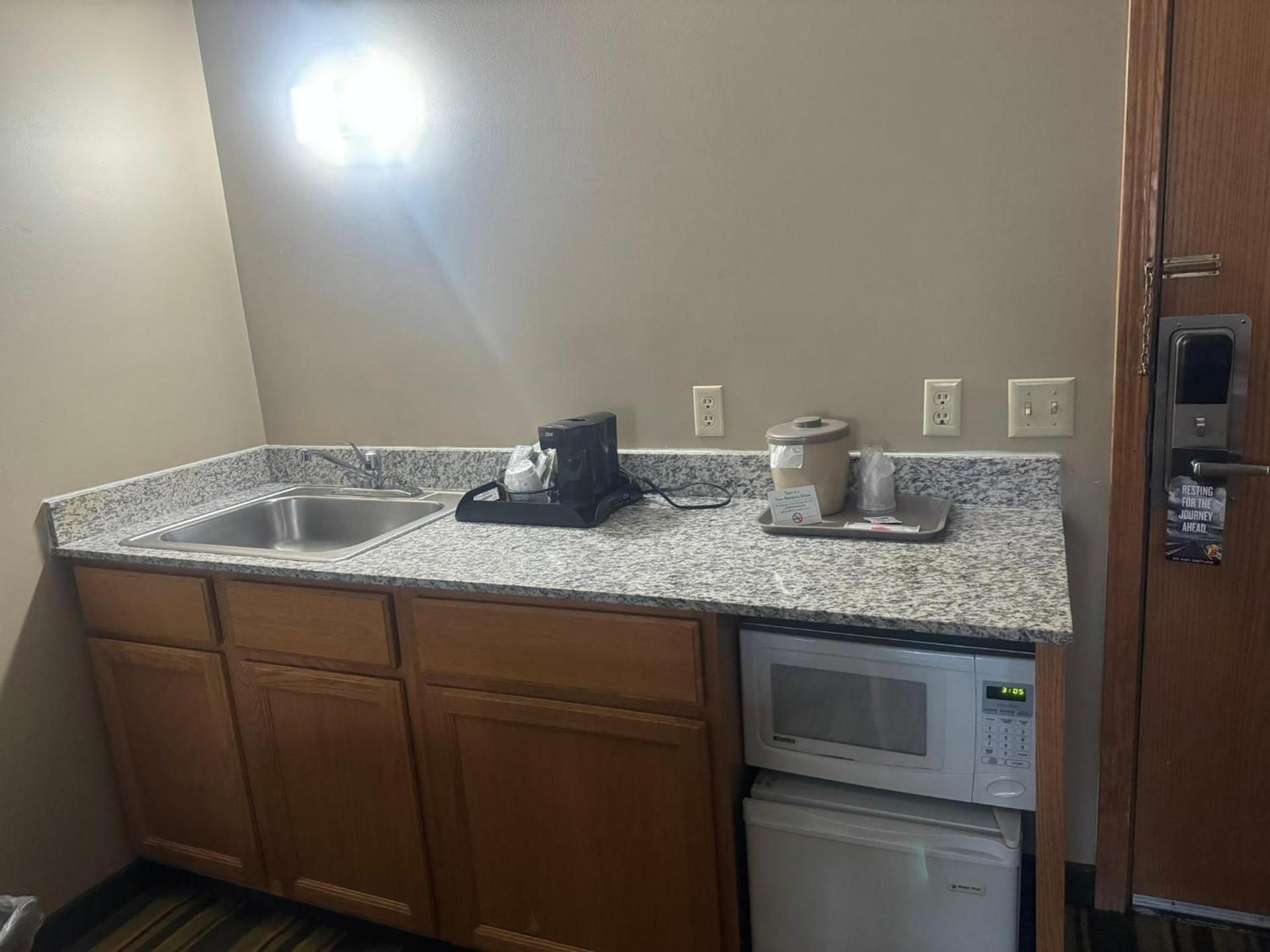 Super 8 by Wyndham Sparta photo 46
