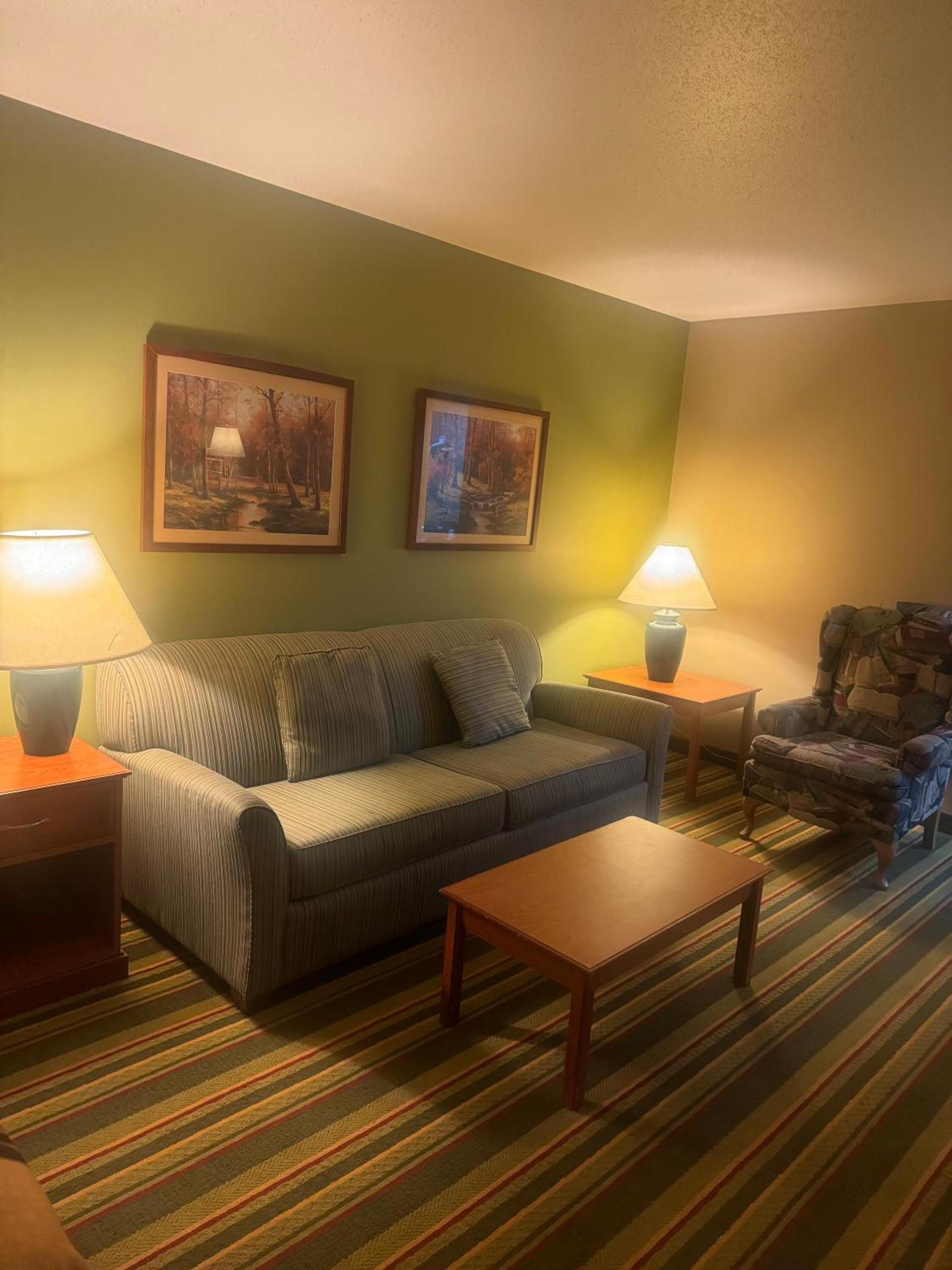 Super 8 by Wyndham Sparta photo 51