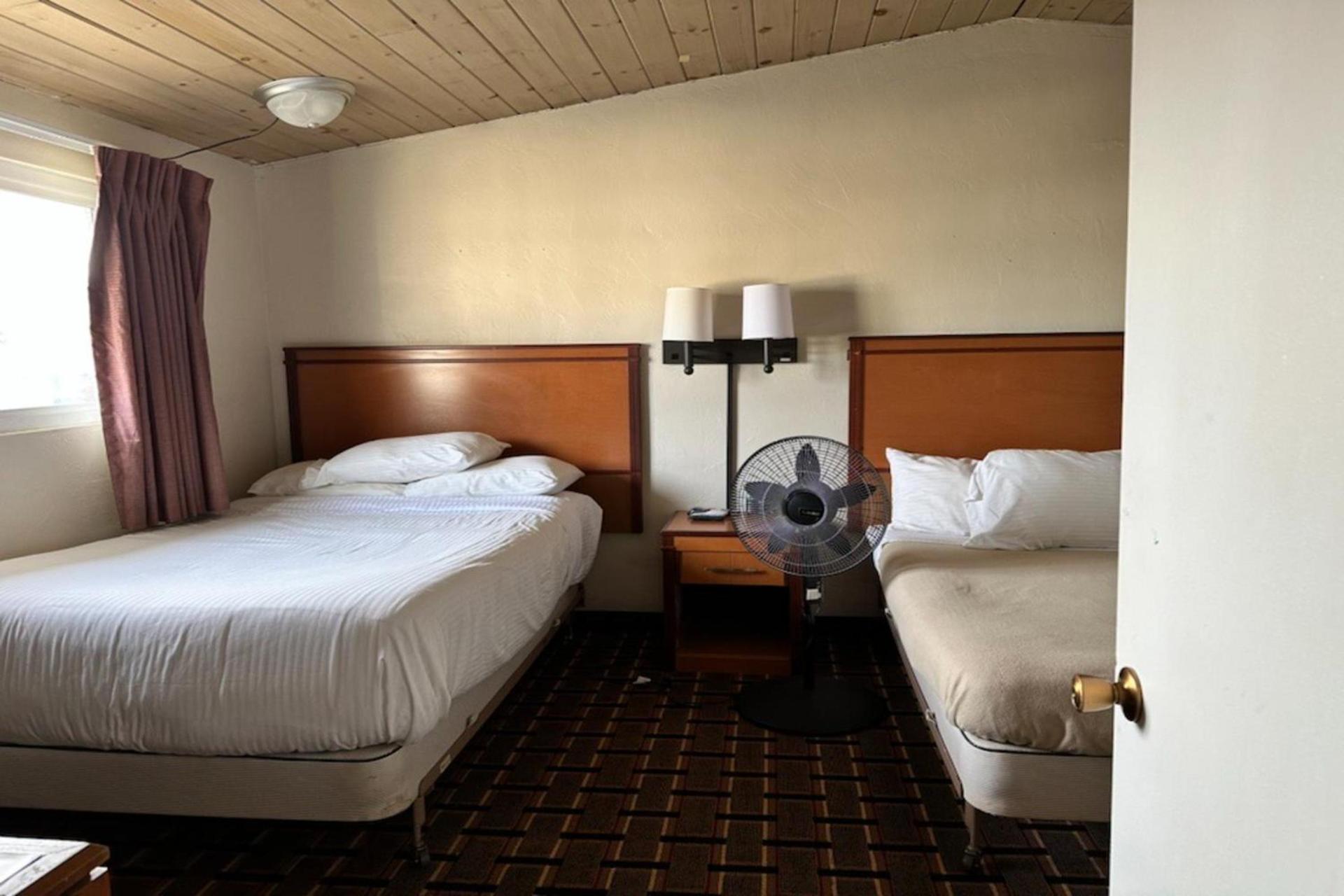 Anchor Bay Inn near Winchester Bay photo 19