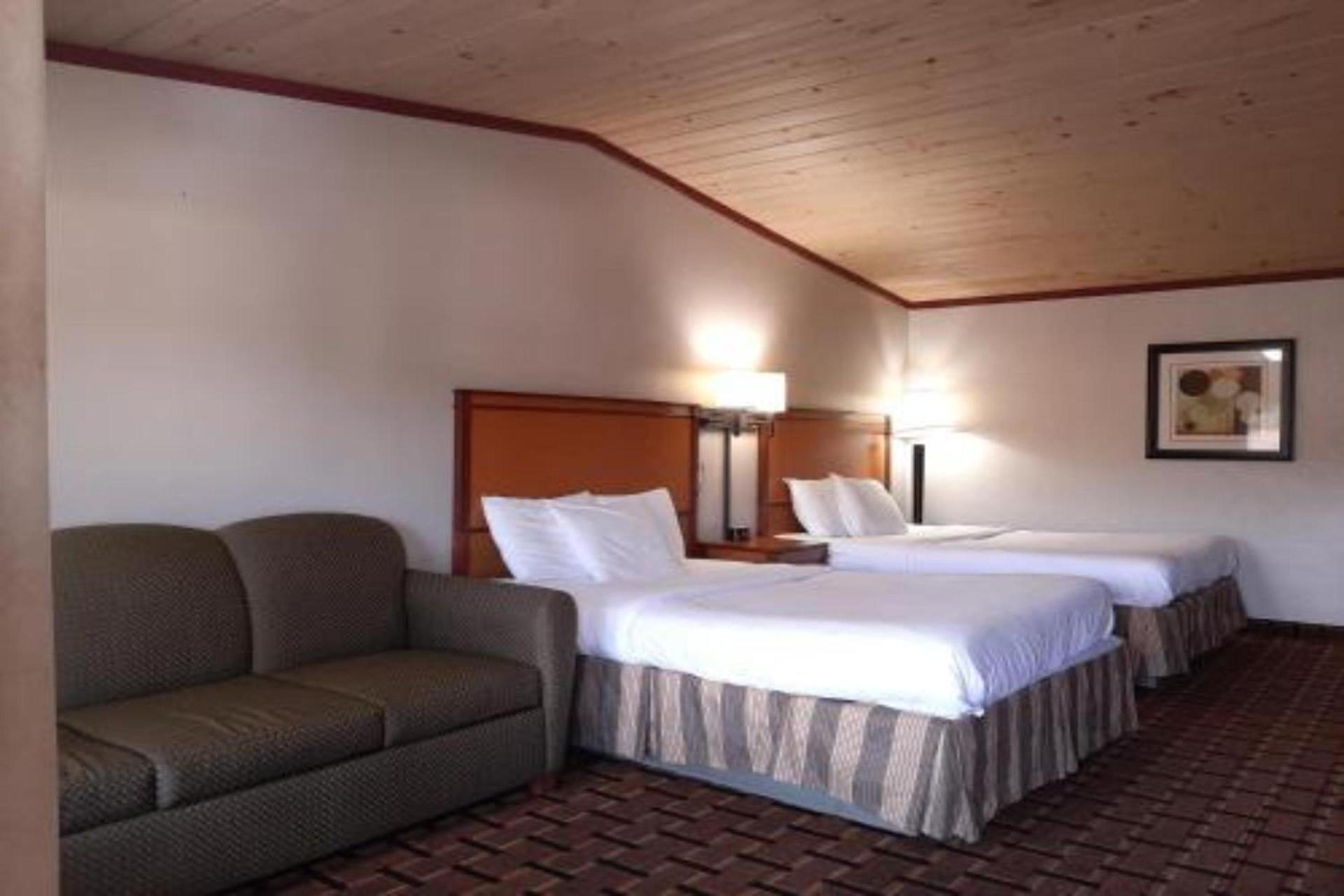 Anchor Bay Inn near Winchester Bay photo 24
