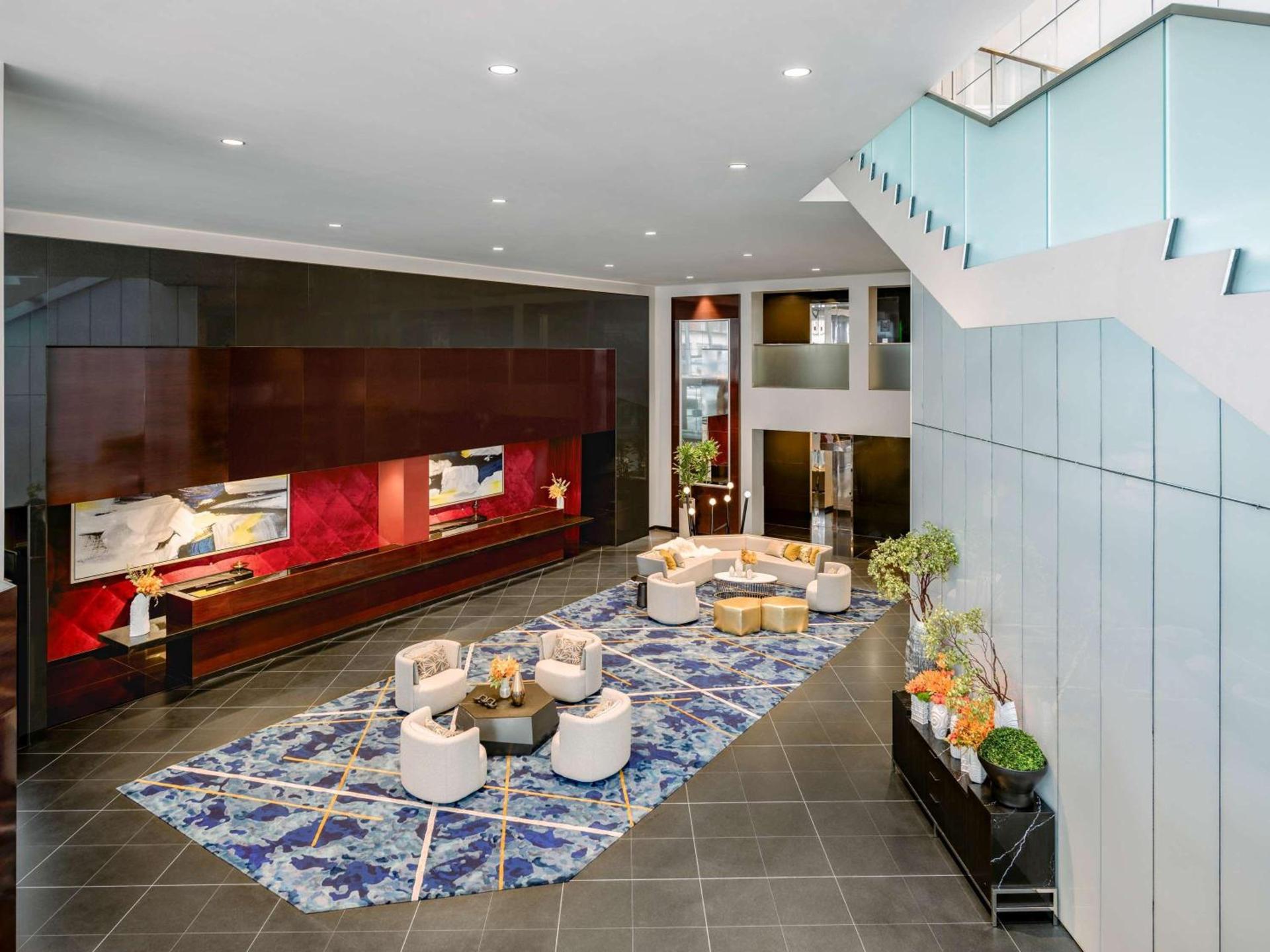 Sofitel Chicago Magnificent Mile photo 2