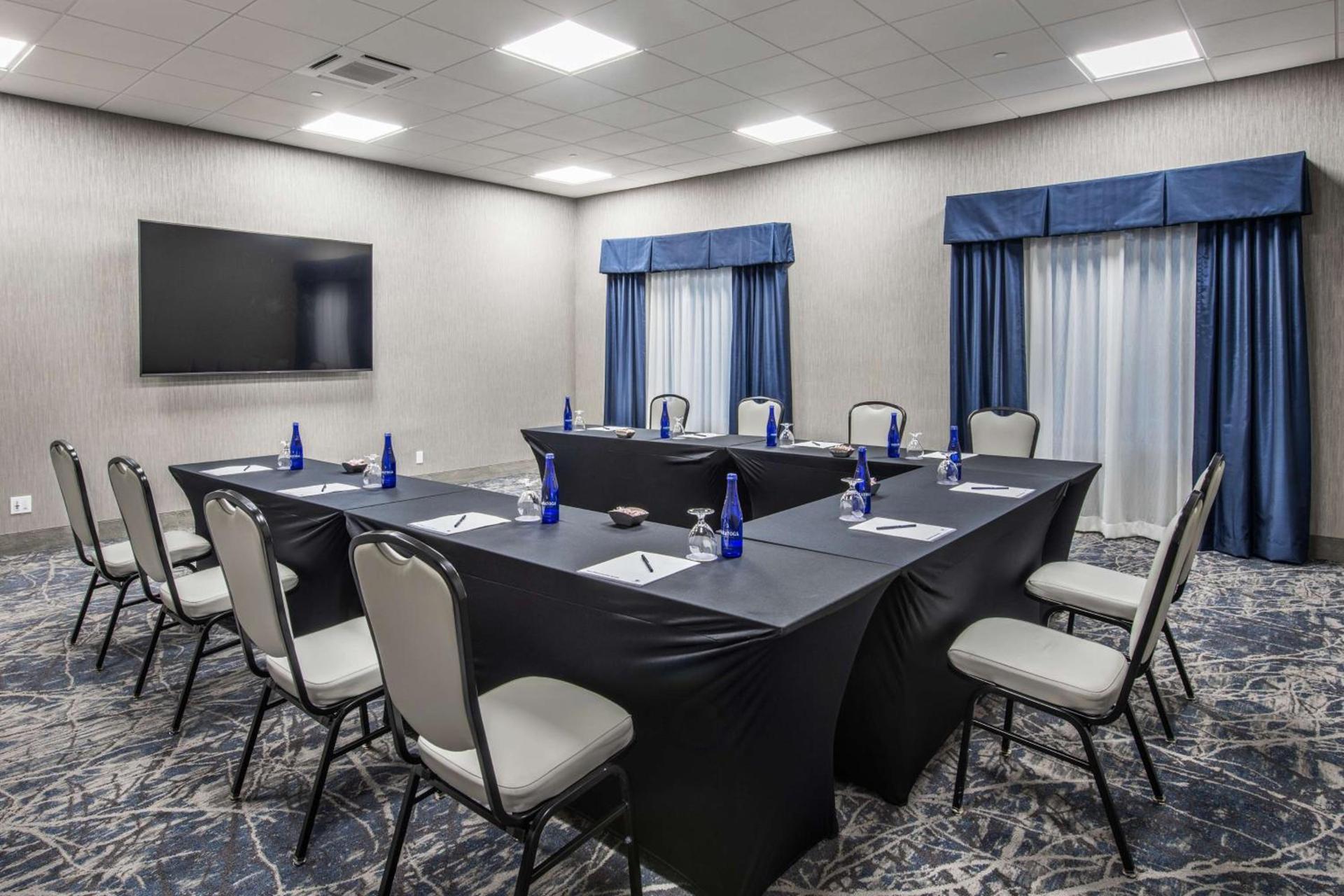 DoubleTree by Hilton Monroe Township Cranbury photo 21