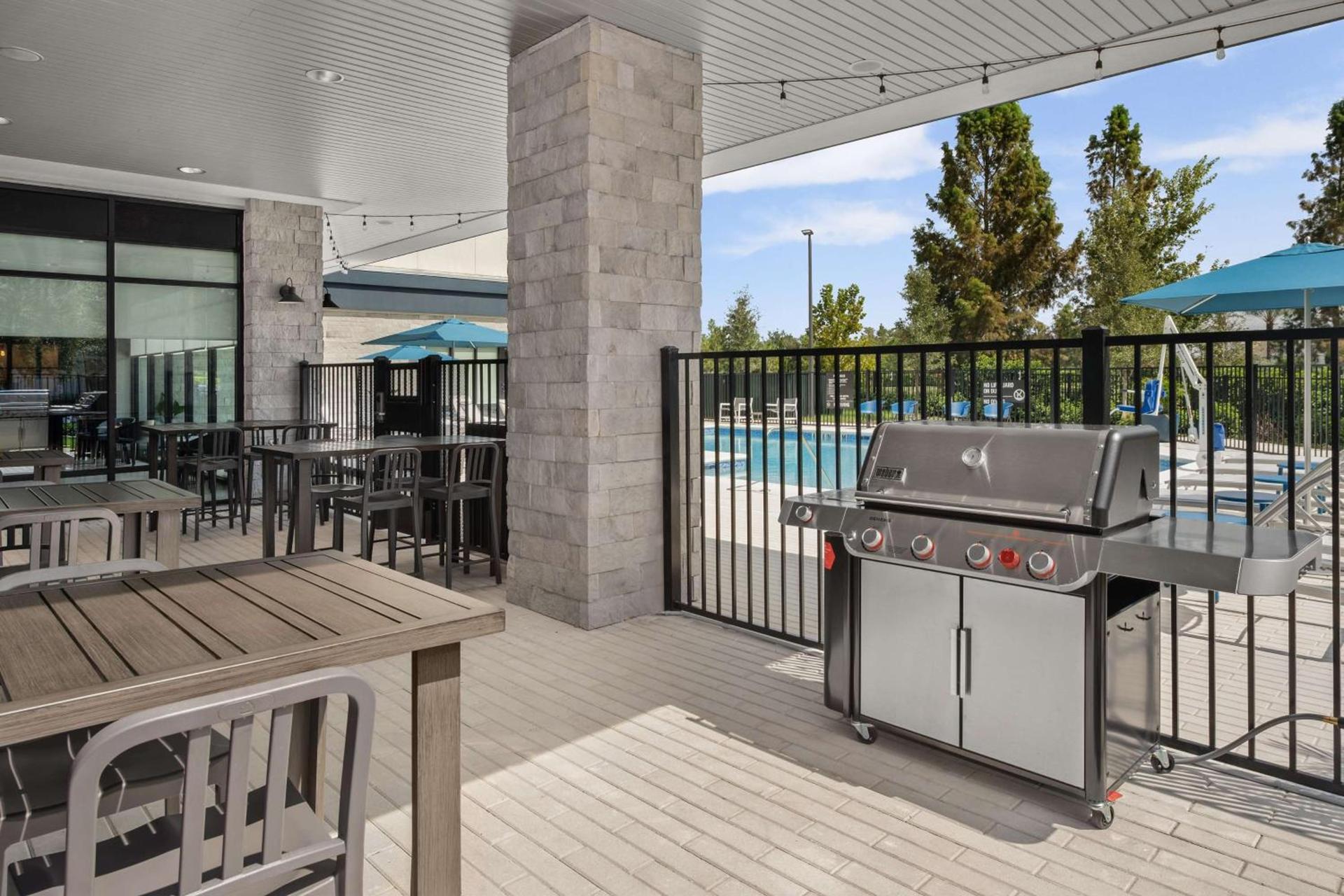 Hampton Inn Orlando Southeast Nona photo 13