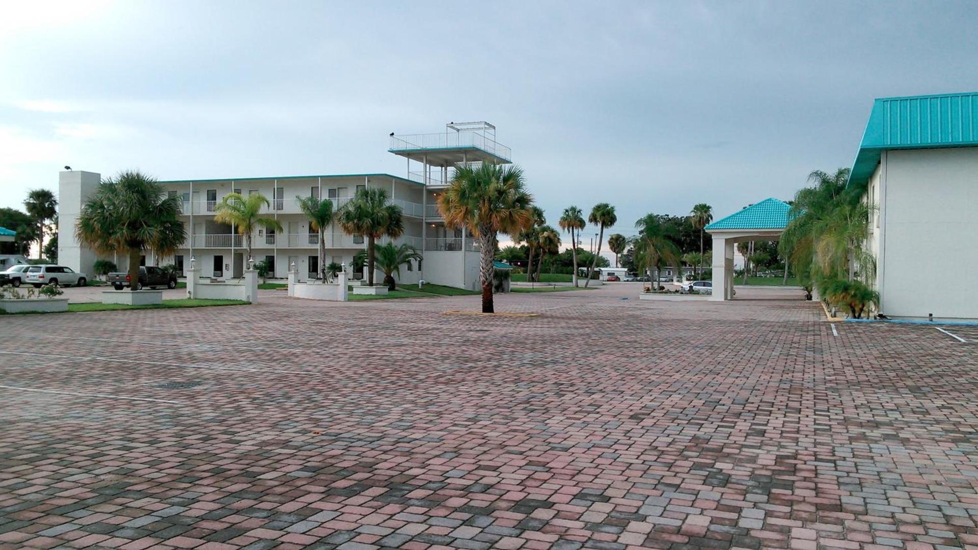 Lakeshore Resort and Marina photo 36