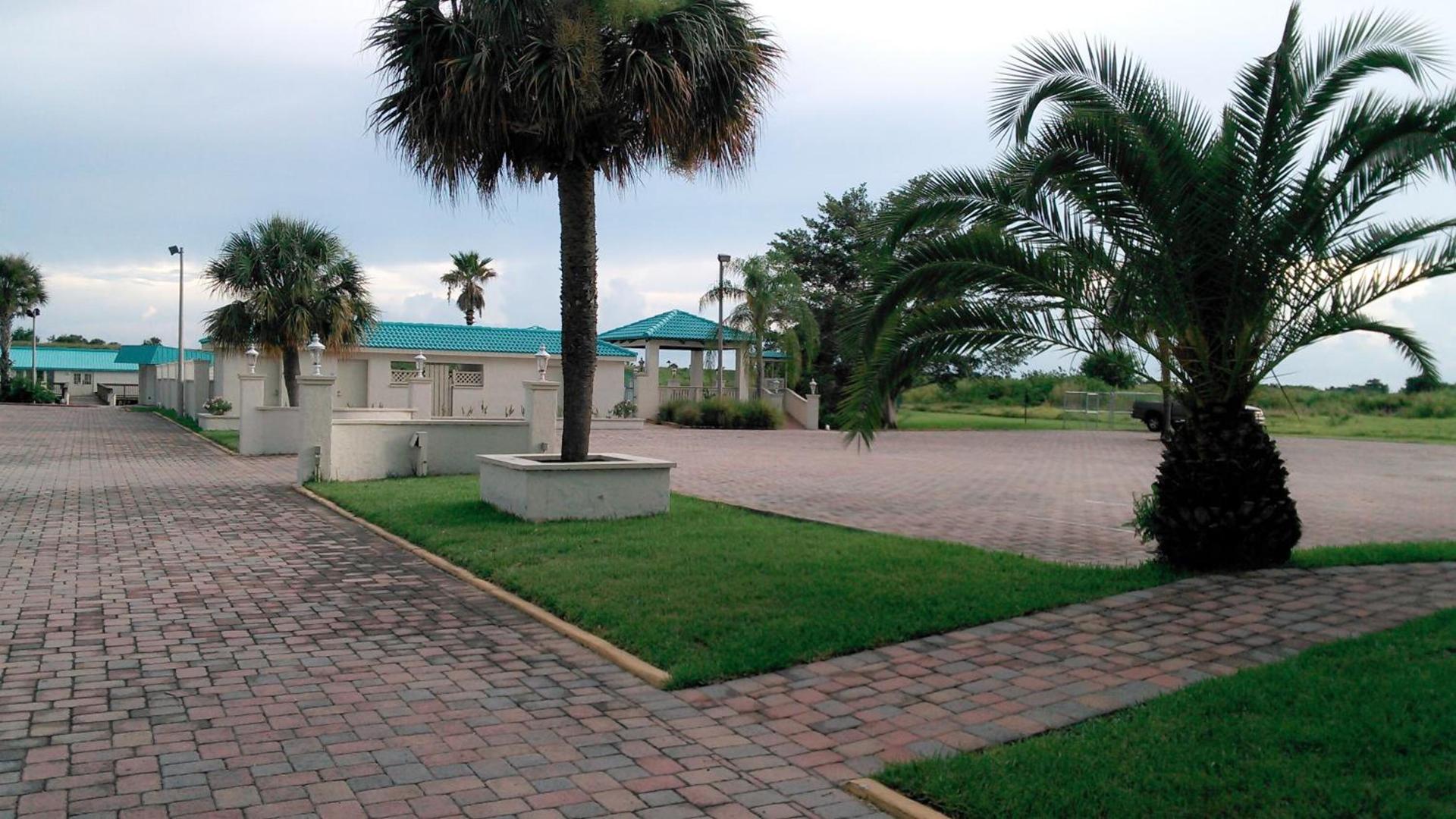 Lakeshore Resort and Marina photo 42
