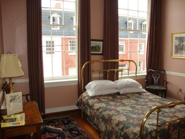 Leesburg Colonial Inn photo 13