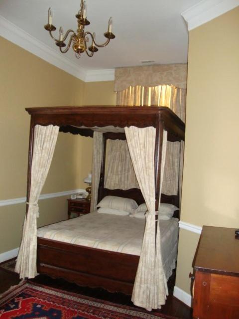 Leesburg Colonial Inn photo 7