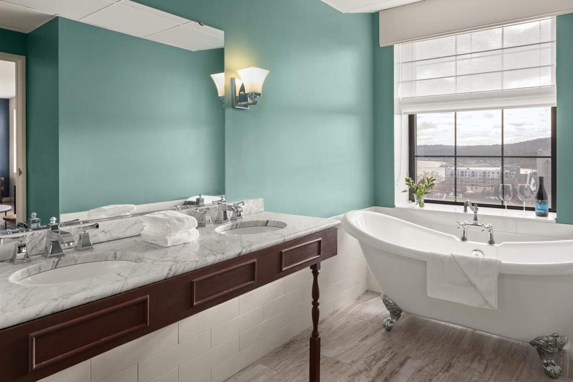 Landmark Inn photo 33