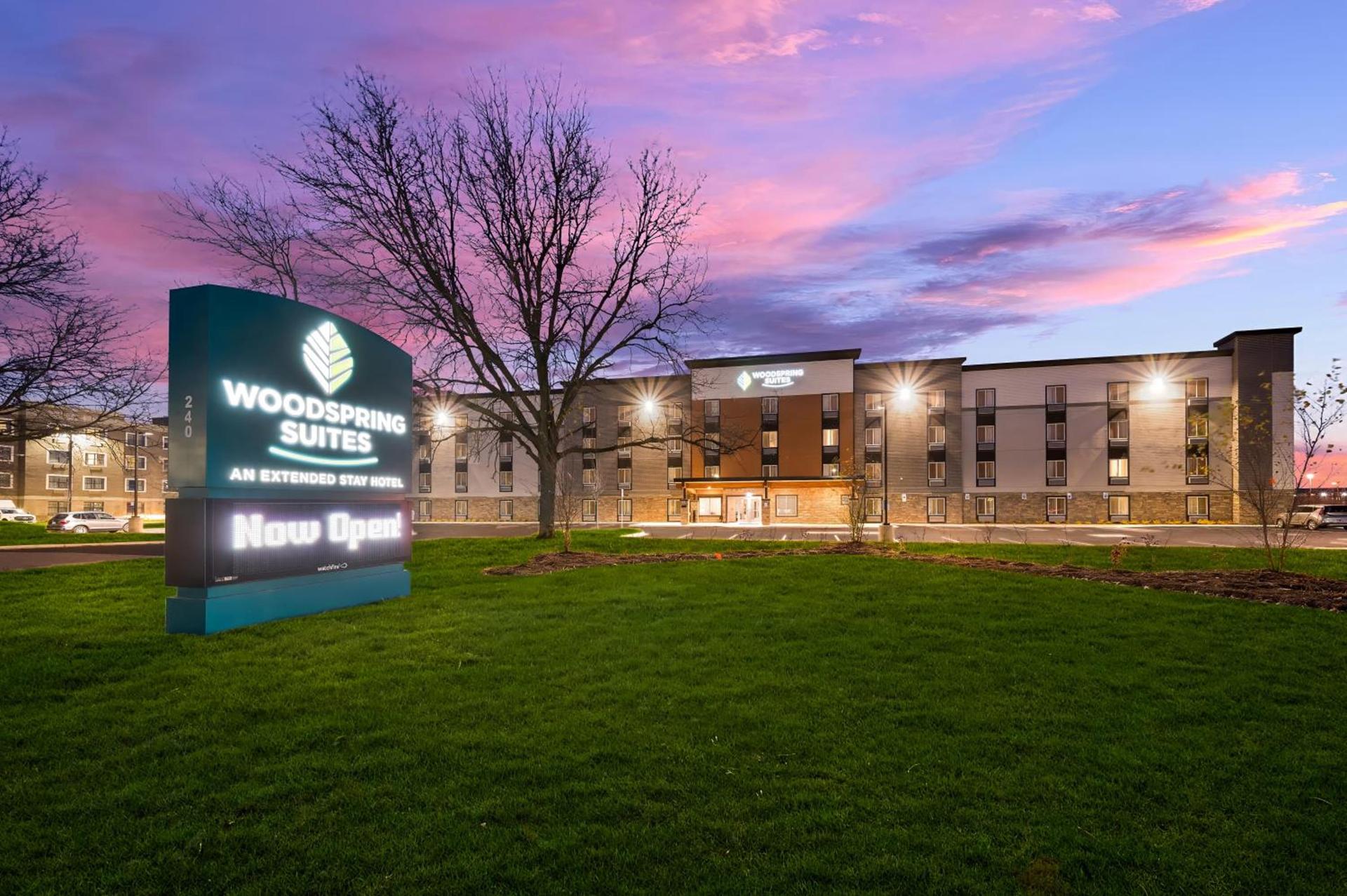 WoodSpring Suites Dearborn Detroit photo 30