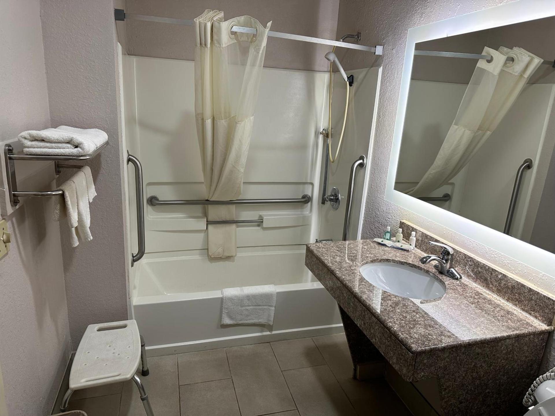 Quality Inn Ashland photo 28