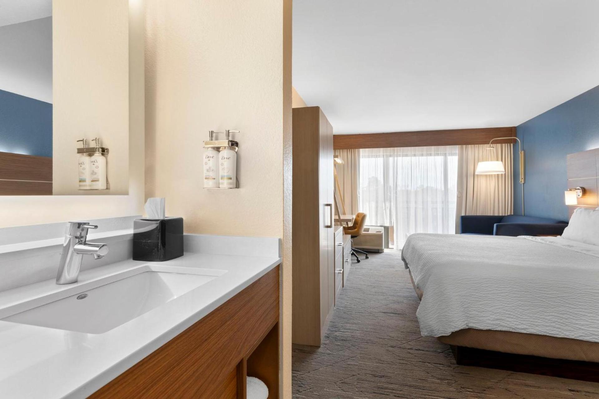 Holiday Inn Express Hilton Head Island by IHG photo 79