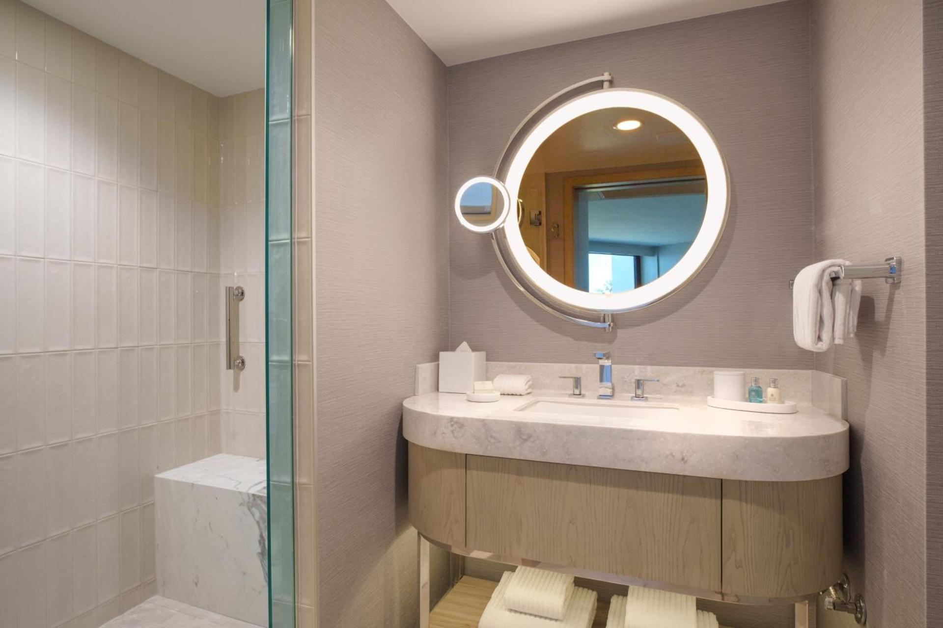 VEA Newport Beach, a Marriott Resort & Spa photo 70