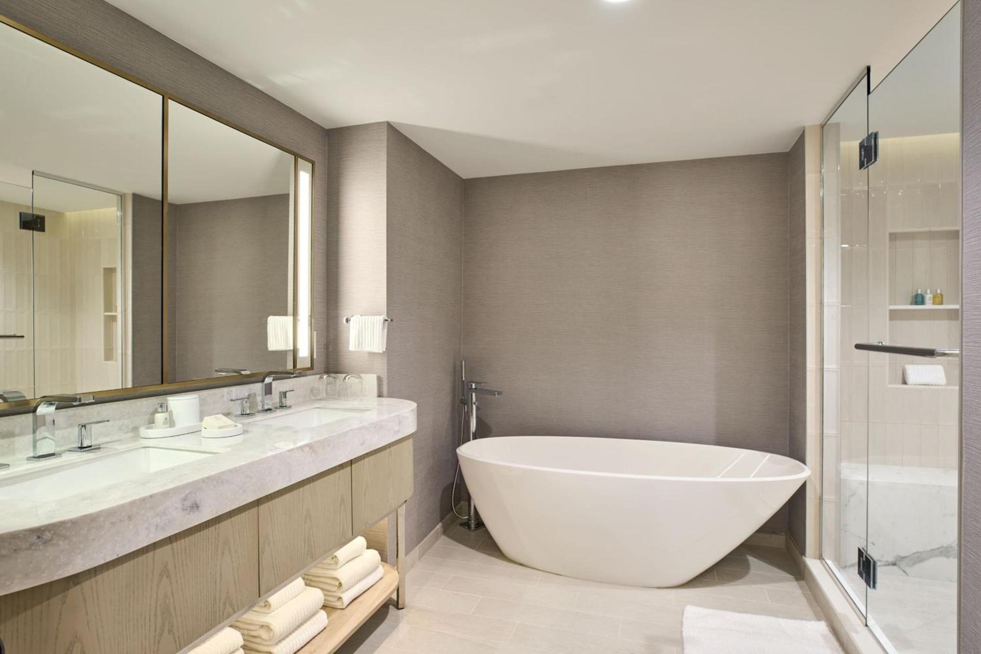 VEA Newport Beach, a Marriott Resort & Spa photo 67