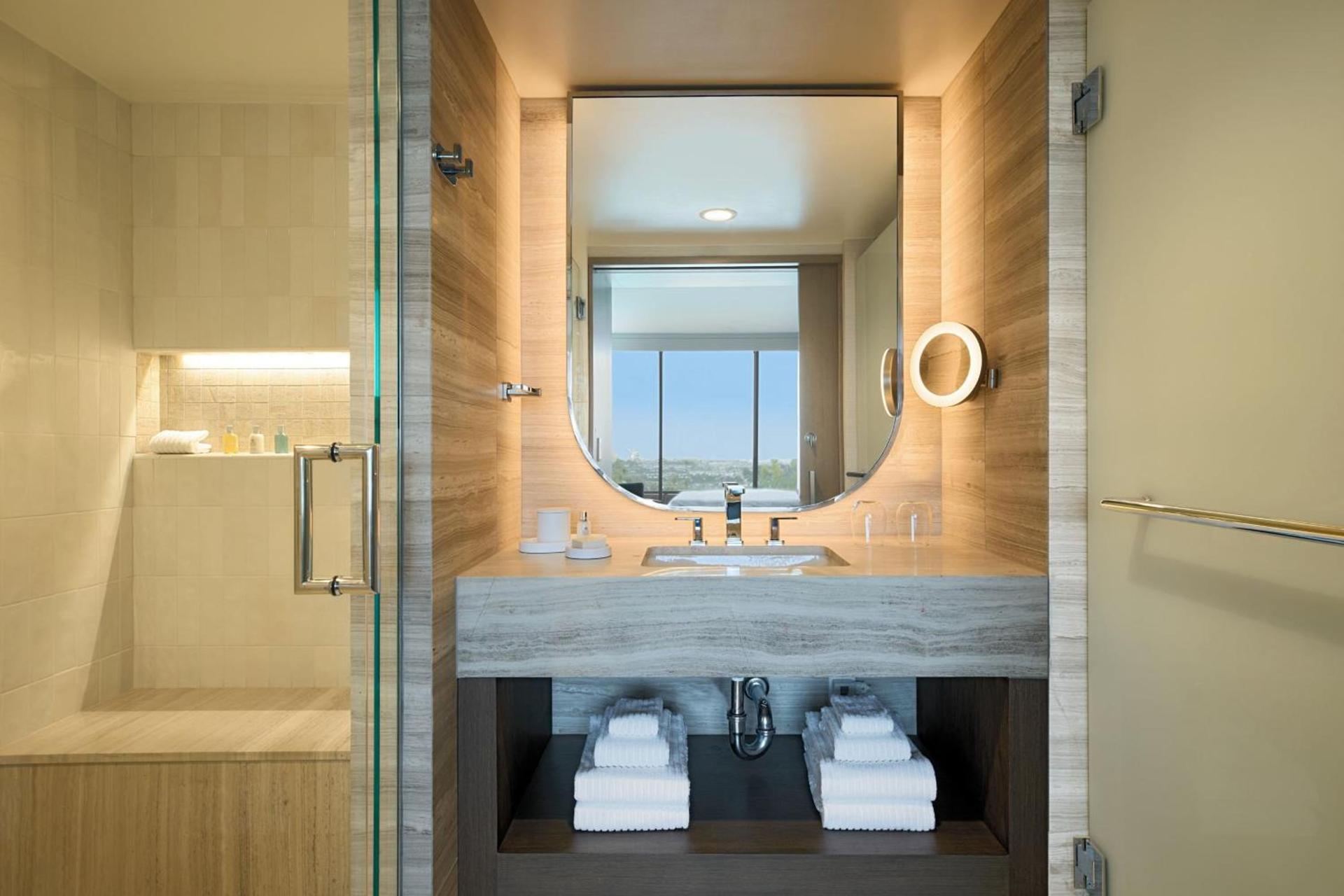 VEA Newport Beach, a Marriott Resort & Spa photo 66