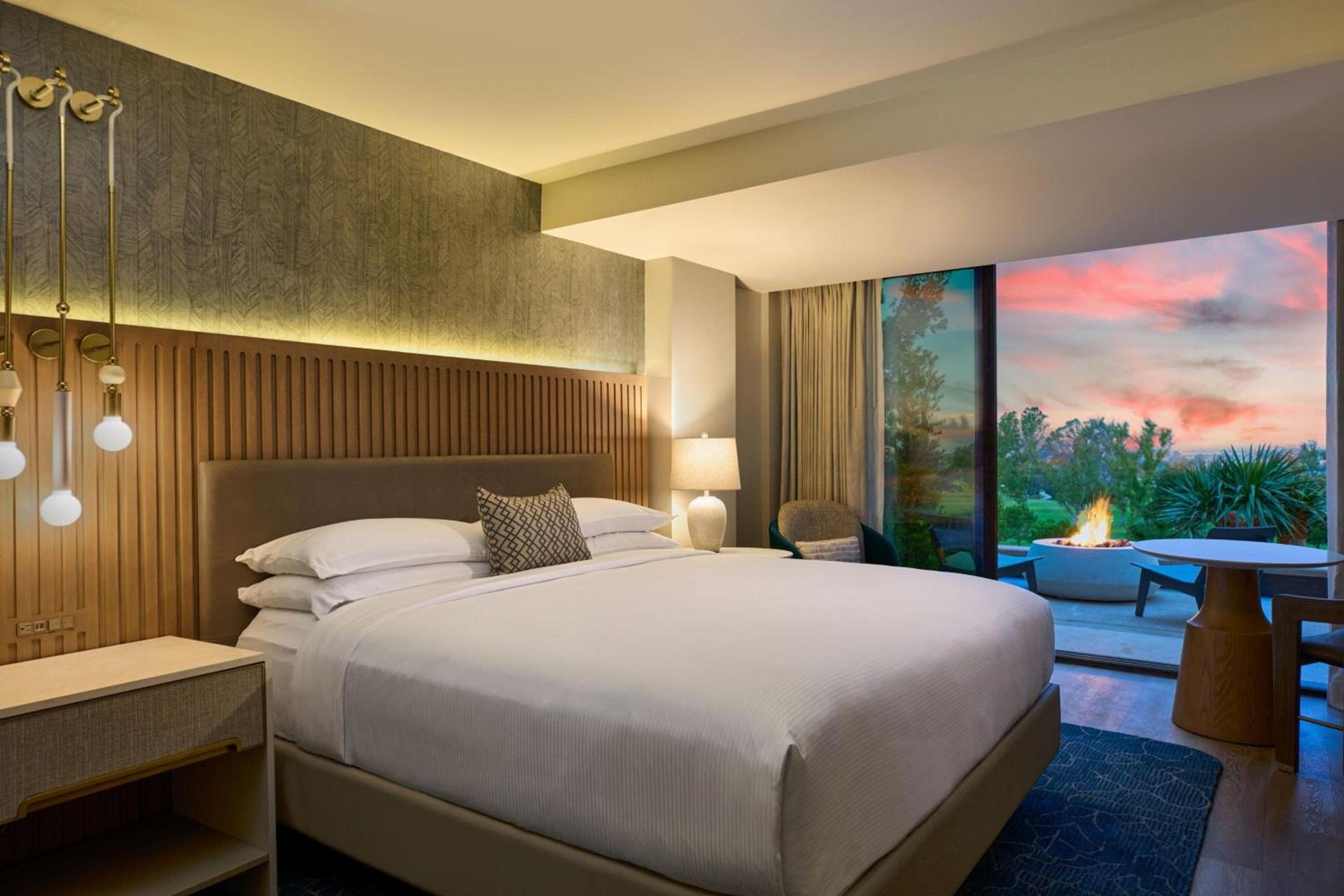 VEA Newport Beach, a Marriott Resort & Spa photo 45