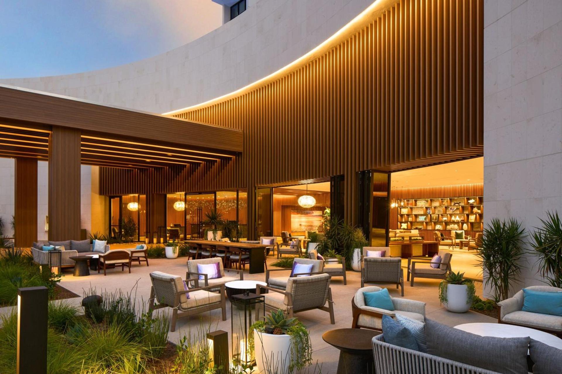 VEA Newport Beach, a Marriott Resort & Spa photo 89