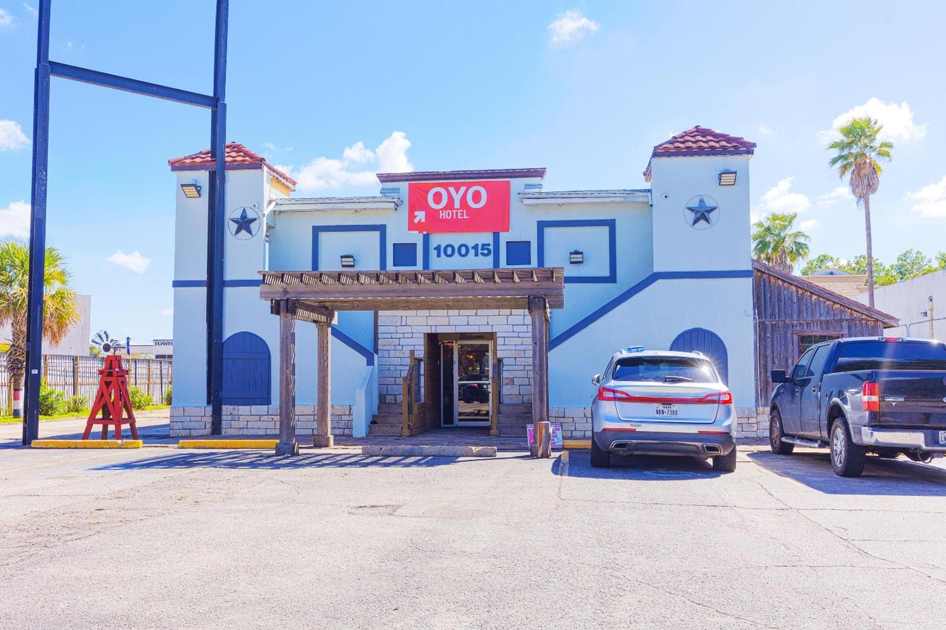 OYO Hotel Houston, TX near Medical Center NRG Stadium photo 1