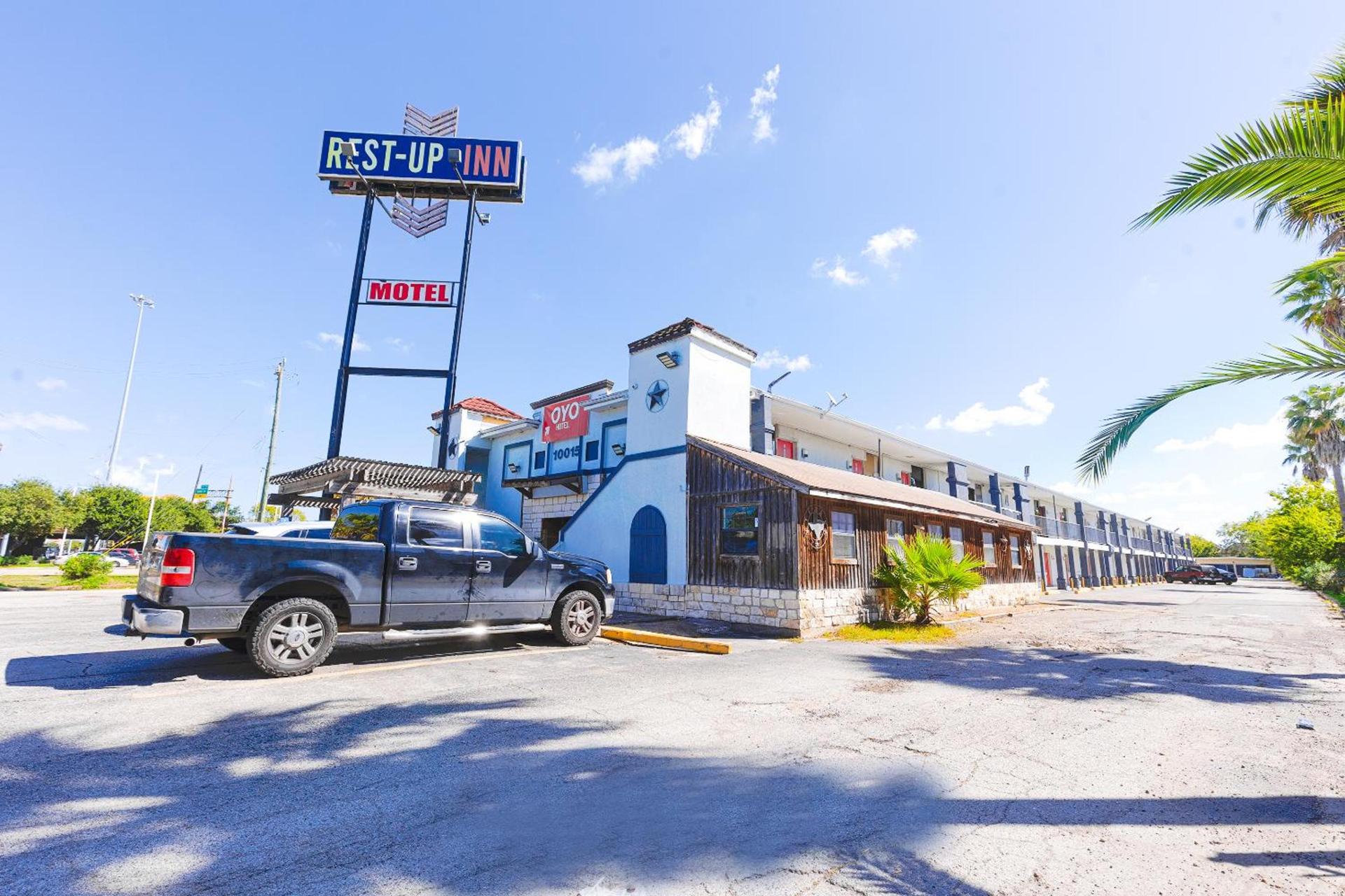 OYO Hotel Houston, TX near Medical Center NRG Stadium photo 6