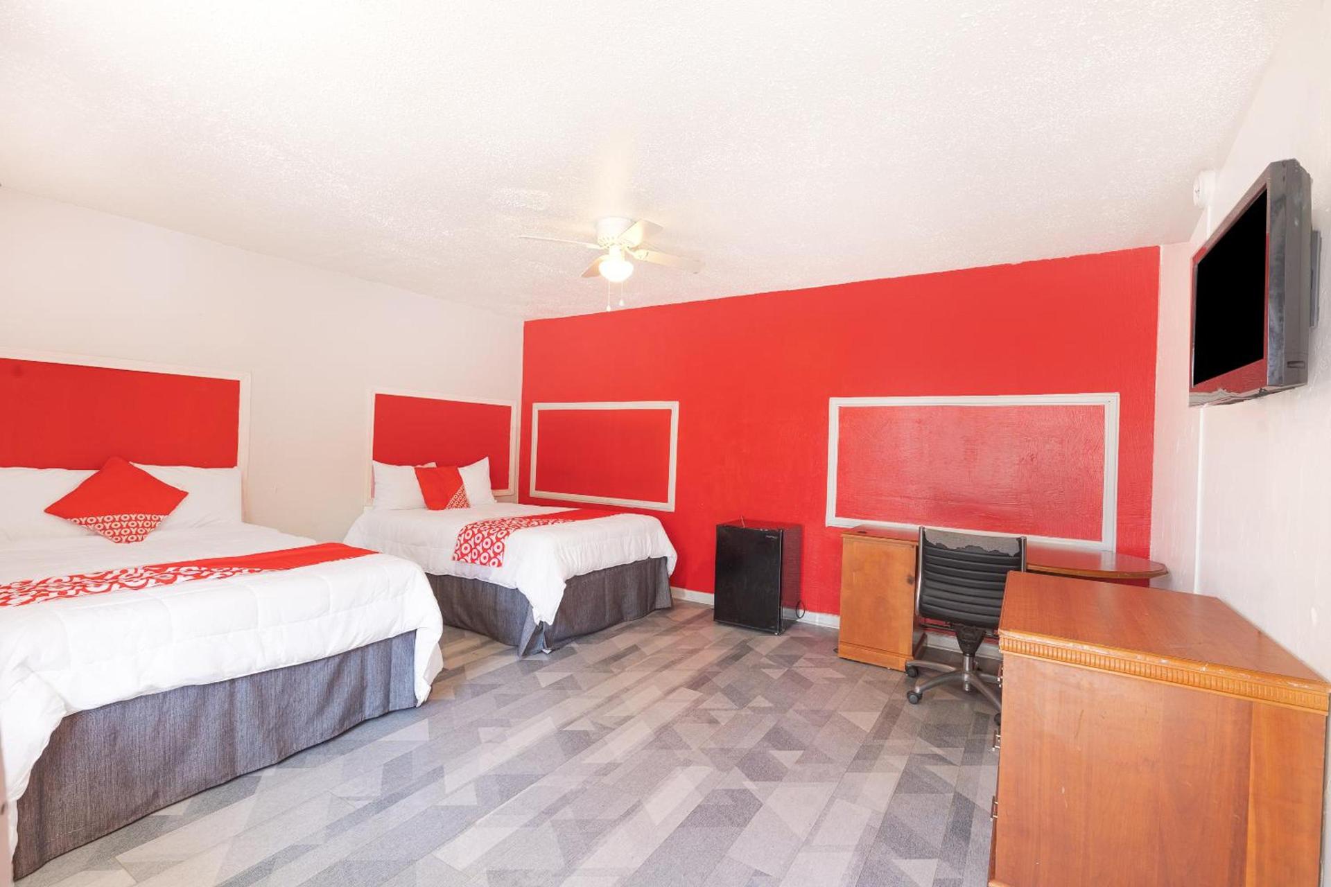 OYO Hotel Houston, TX near Medical Center NRG Stadium photo 9
