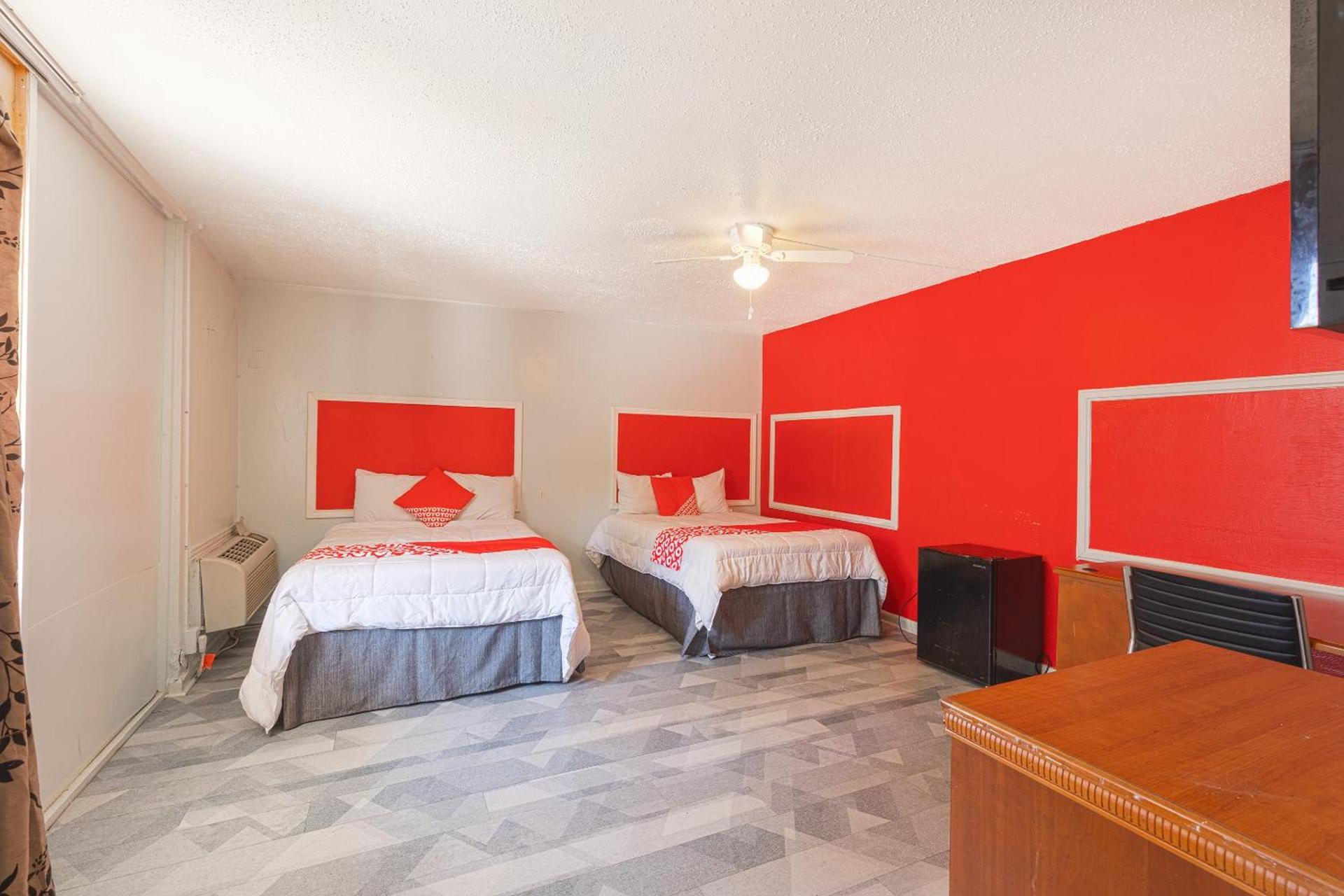 OYO Hotel Houston, TX near Medical Center NRG Stadium photo 8