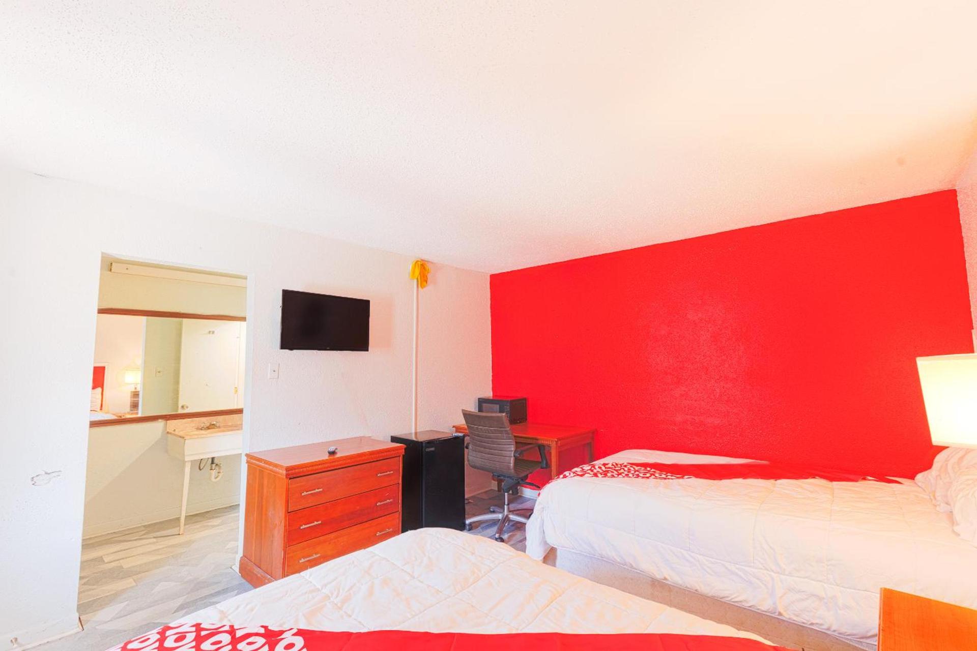 OYO Hotel Houston, TX near Medical Center NRG Stadium photo 10