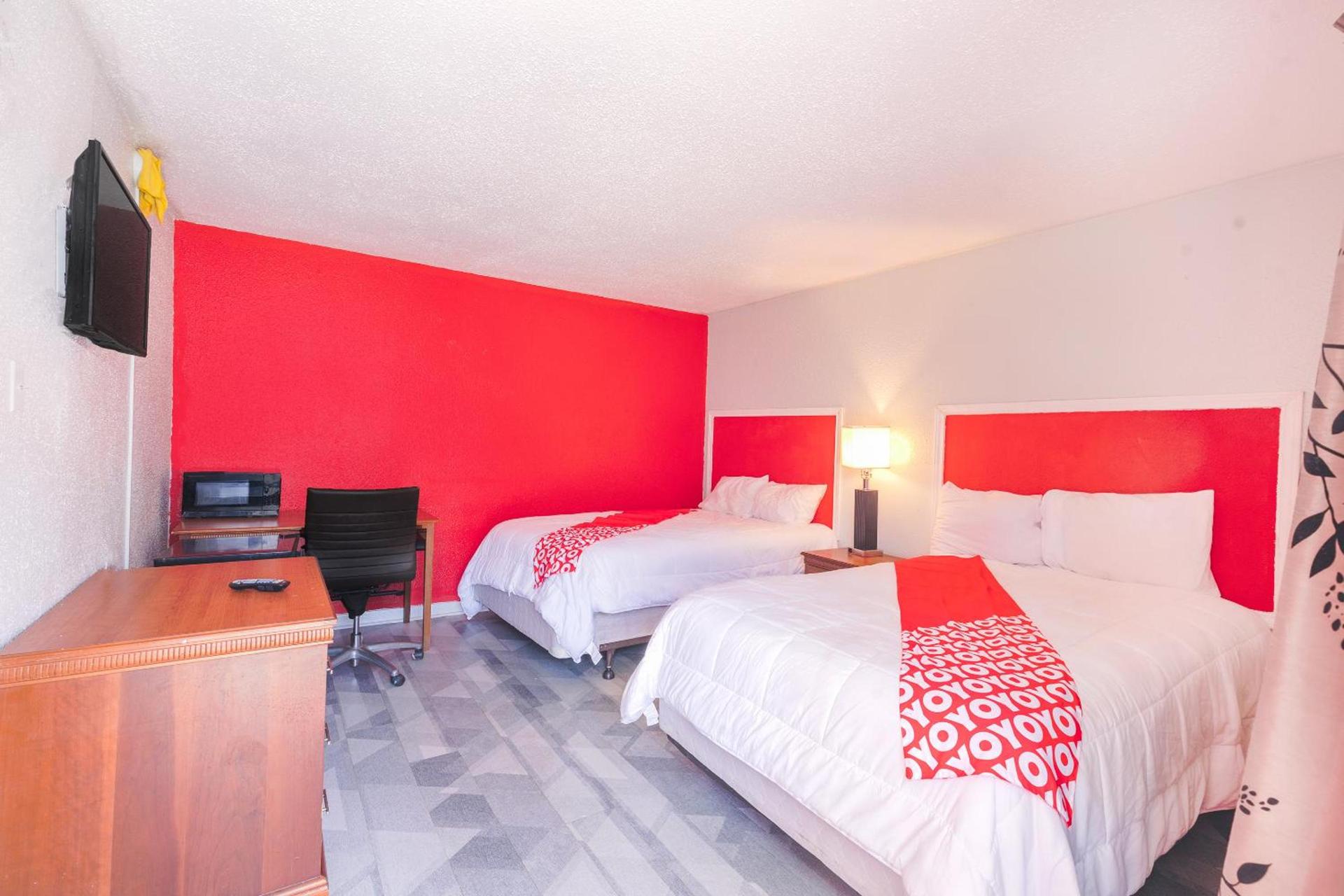 OYO Hotel Houston, TX near Medical Center NRG Stadium photo 11