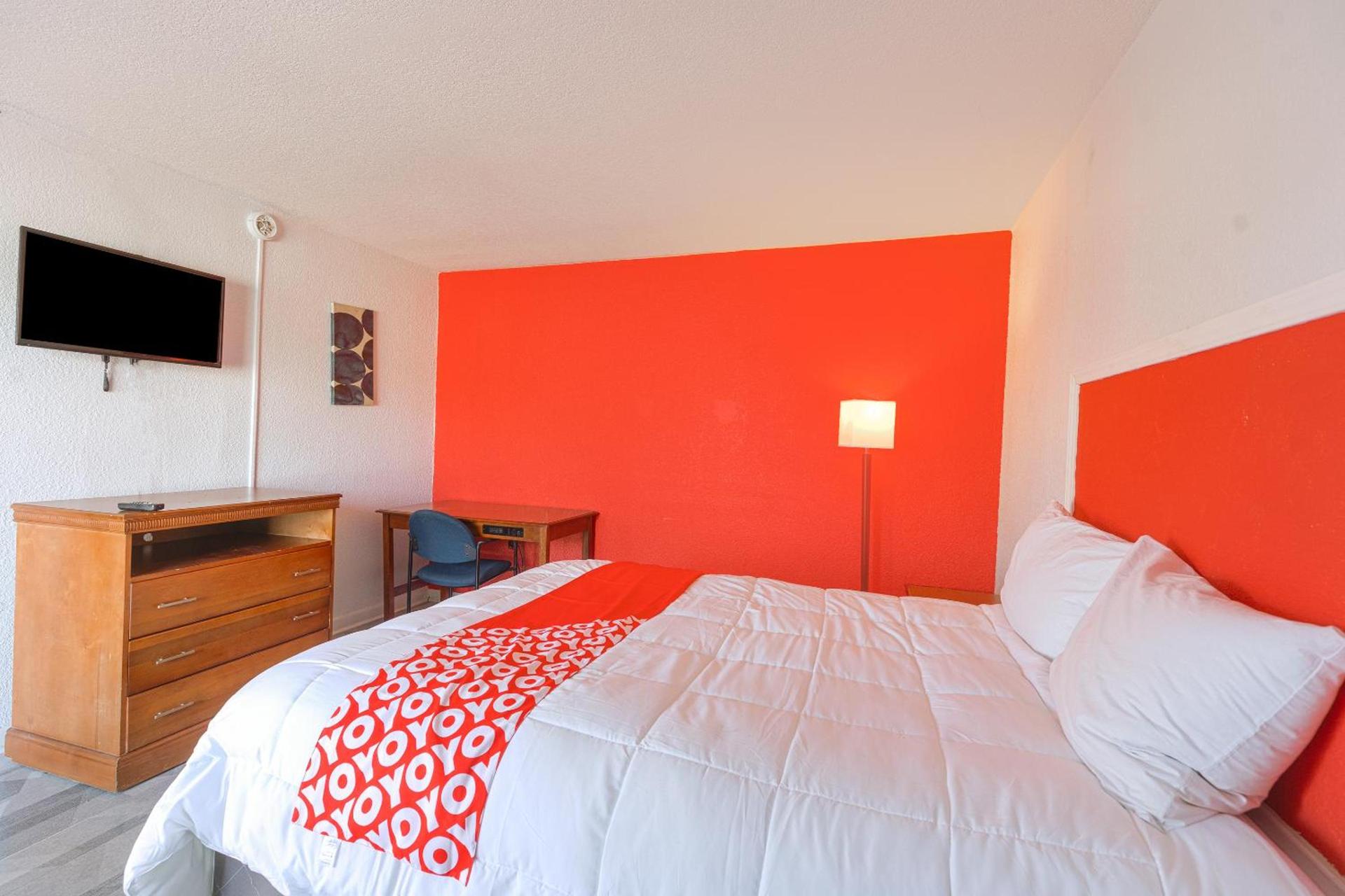OYO Hotel Houston, TX near Medical Center NRG Stadium photo 26