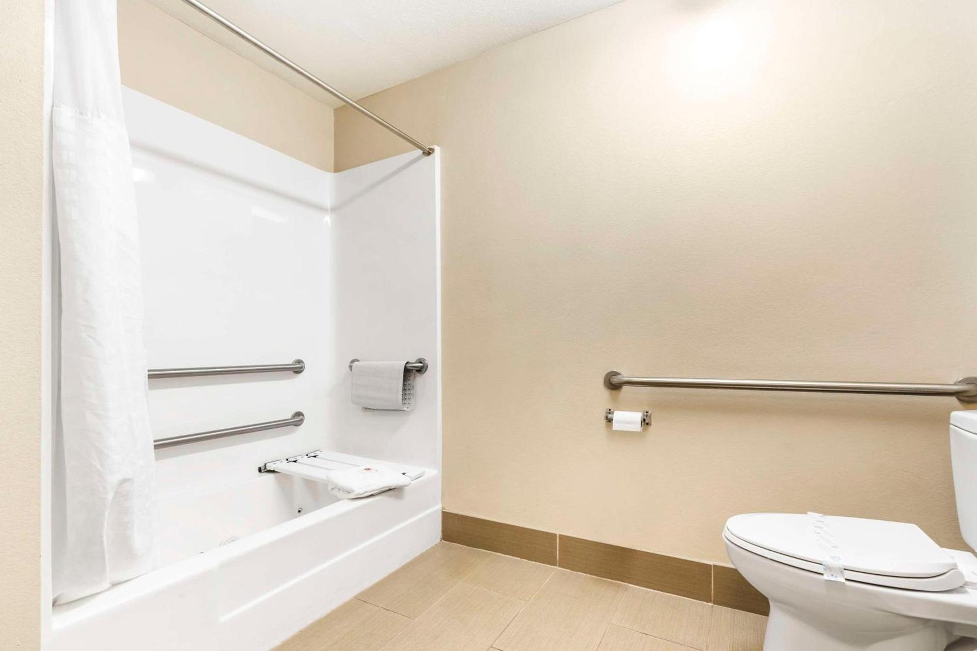 Comfort Inn & Suites Redwood Country photo 27