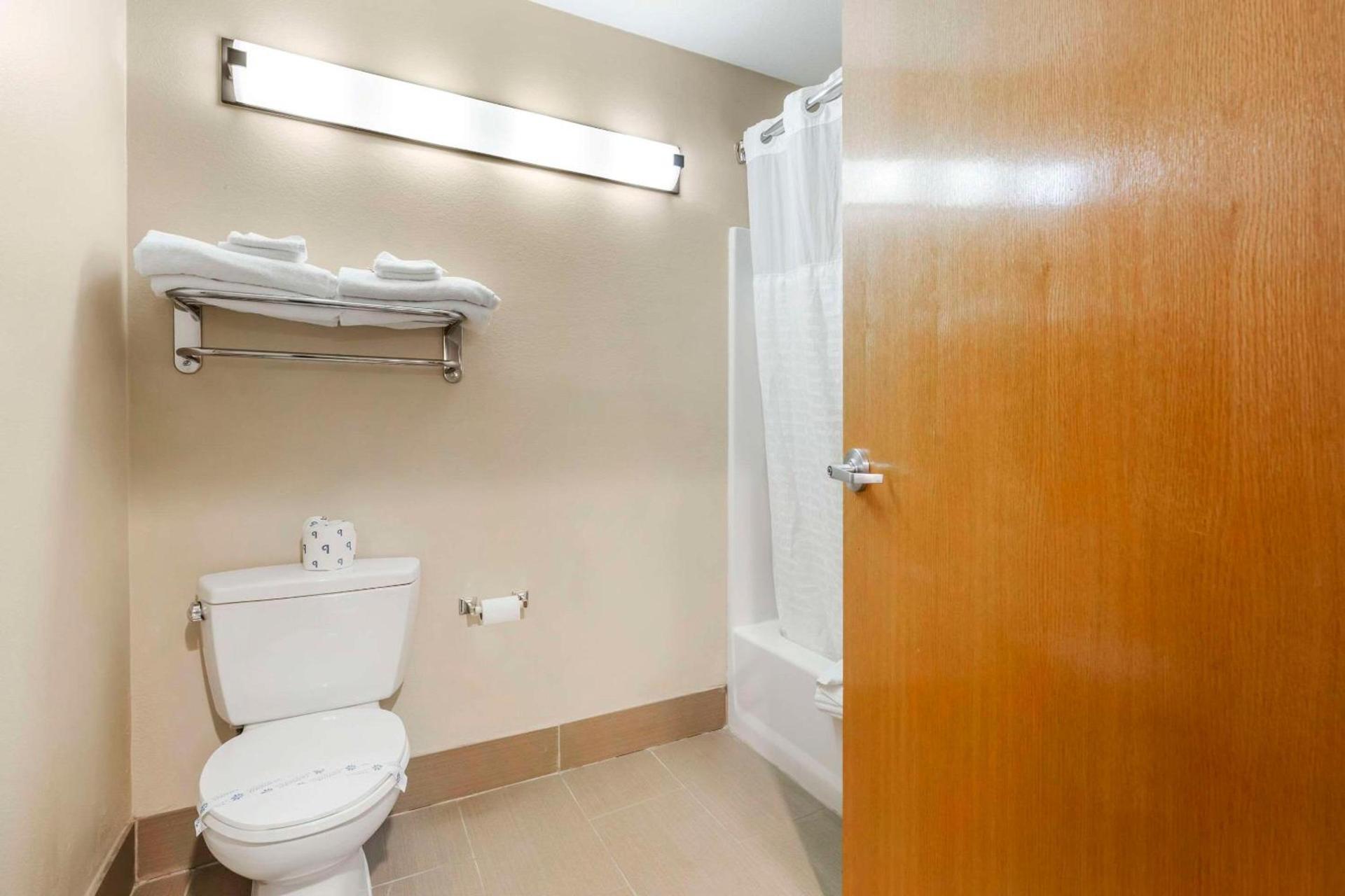 Comfort Inn & Suites Redwood Country photo 28