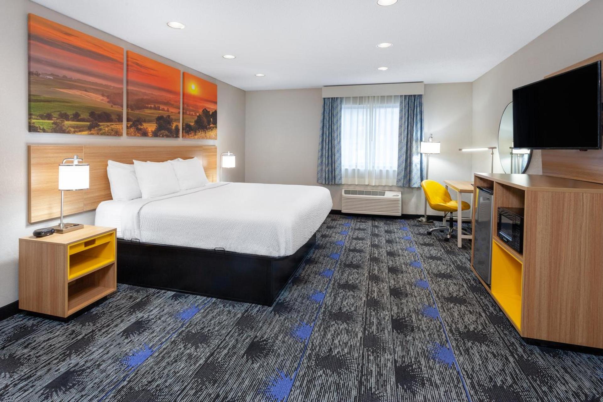 Days Inn by Wyndham Wooster photo 38