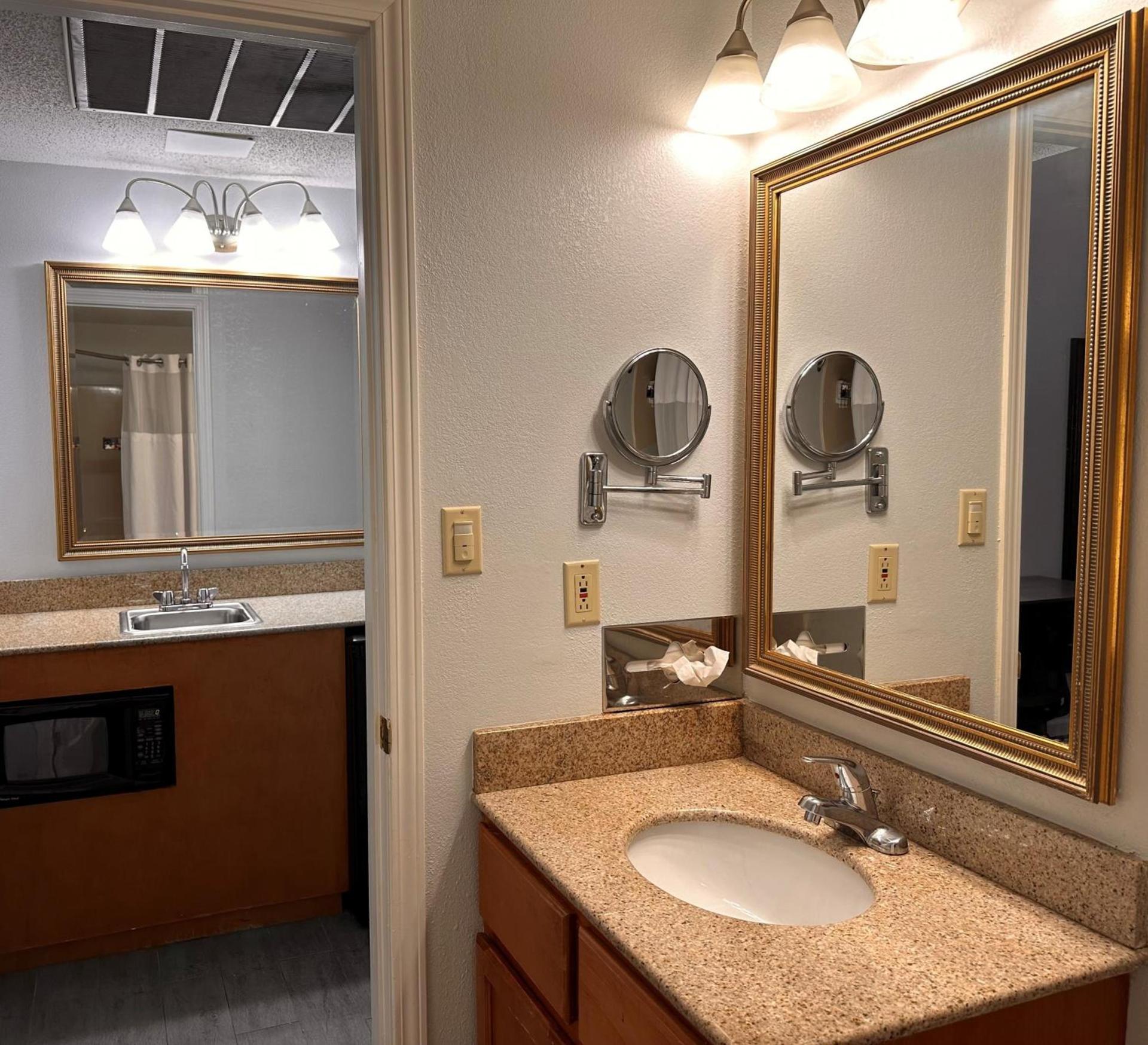 Baymont by Wyndham Indianapolis Northwest photo 28