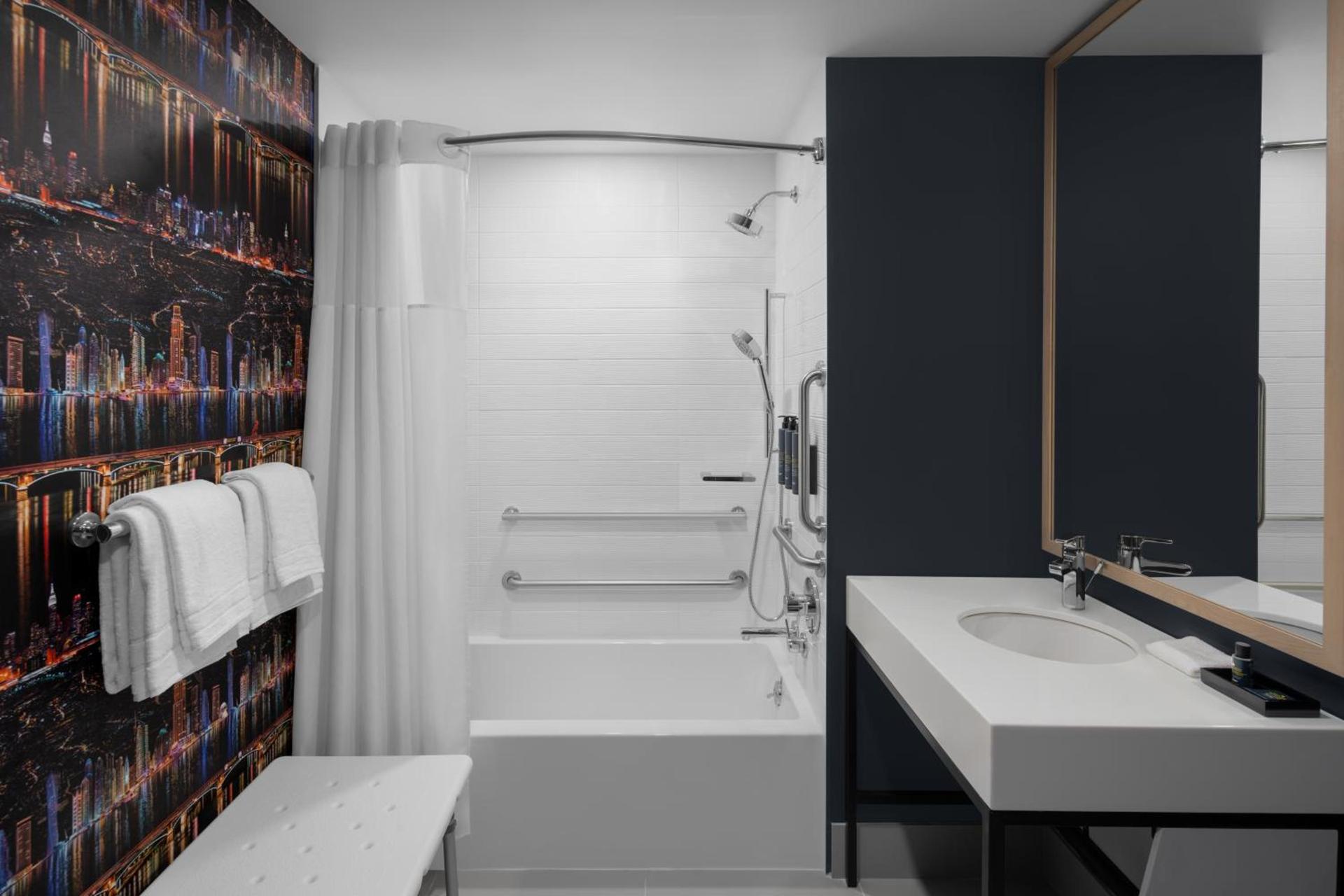 Aloft by Marriott New York Chelsea photo 6