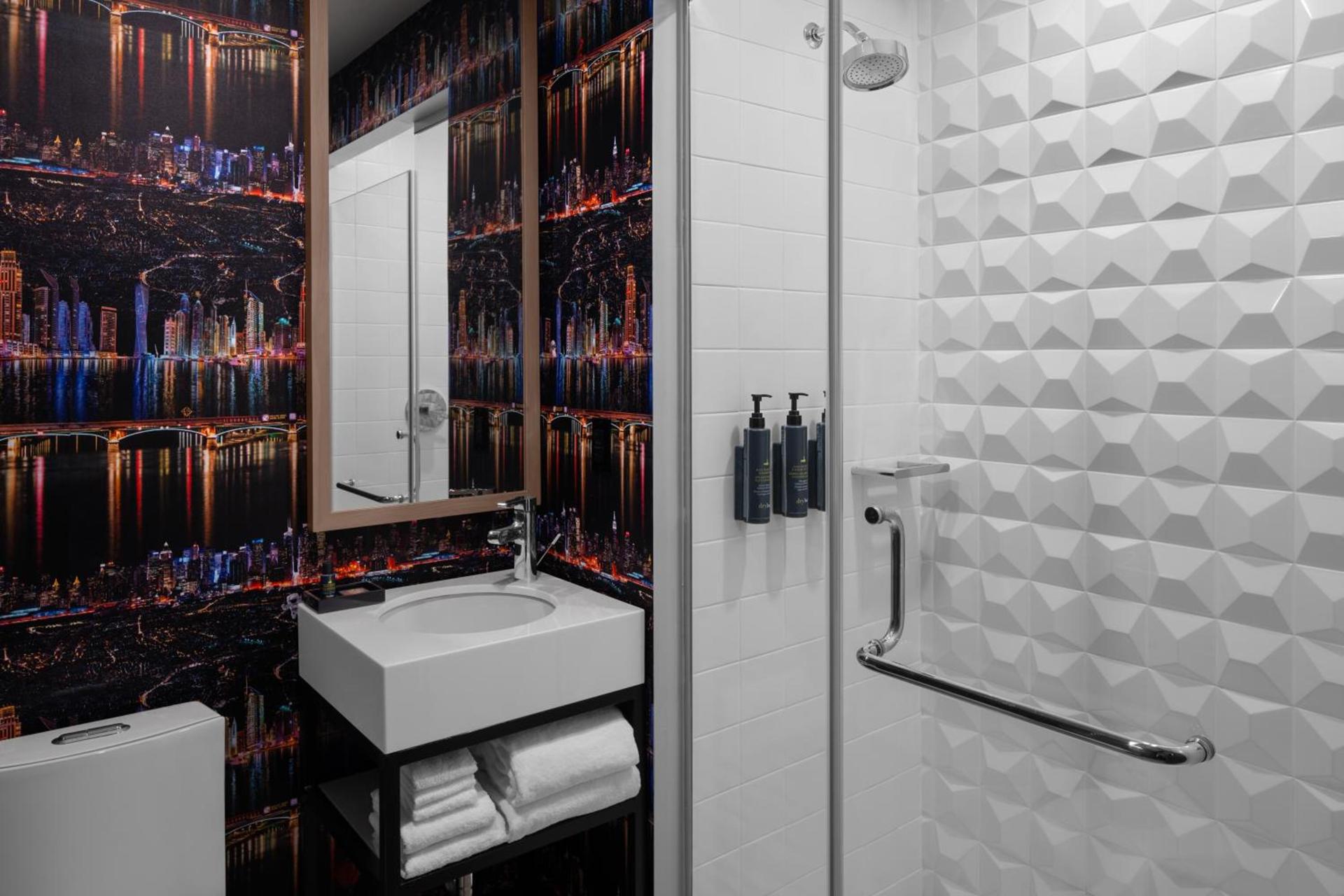 Aloft by Marriott New York Chelsea photo 12