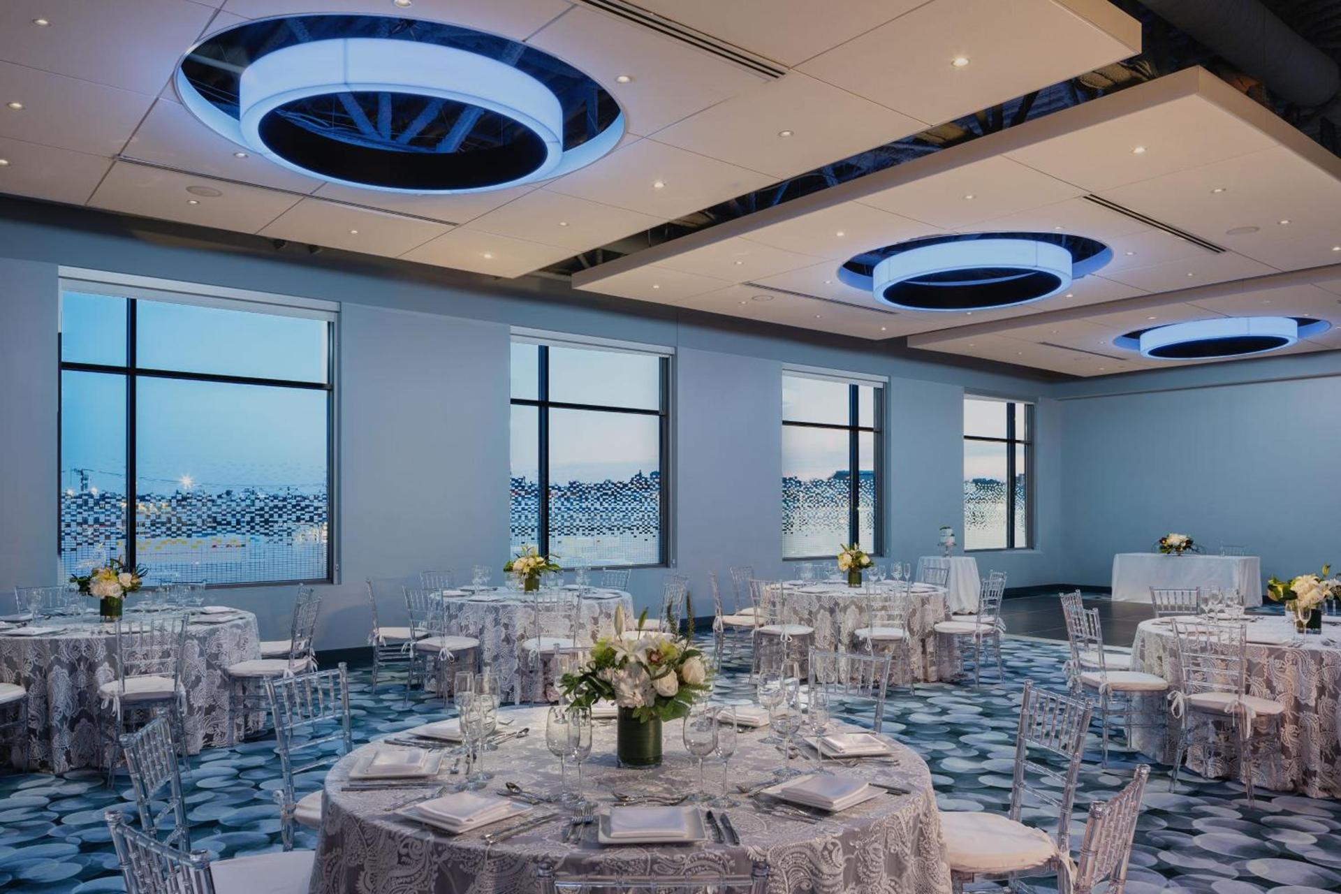 Aloft by Marriott Boston Seaport District photo 27