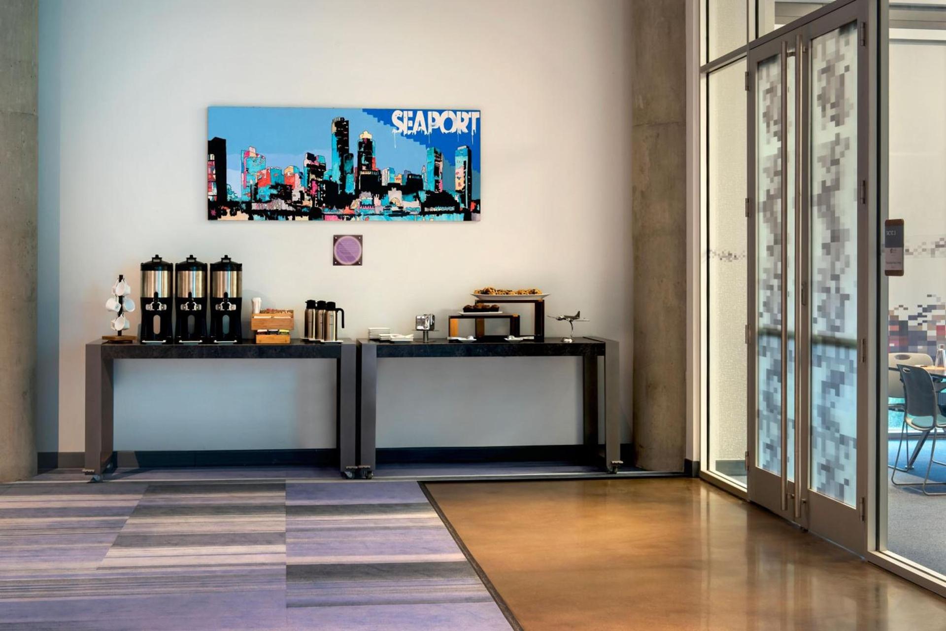 Aloft by Marriott Boston Seaport District photo 32