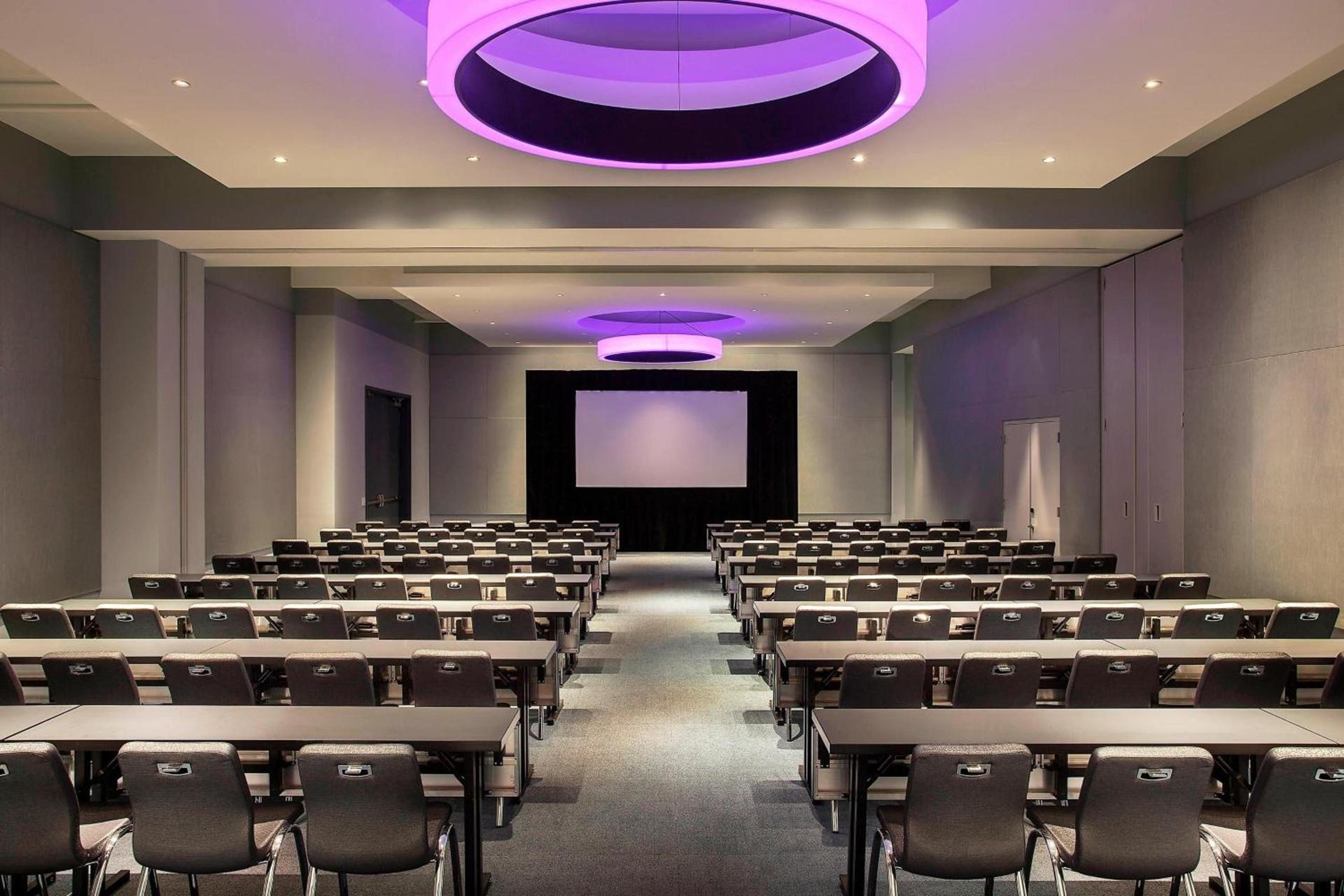 Aloft by Marriott Boston Seaport District photo 34