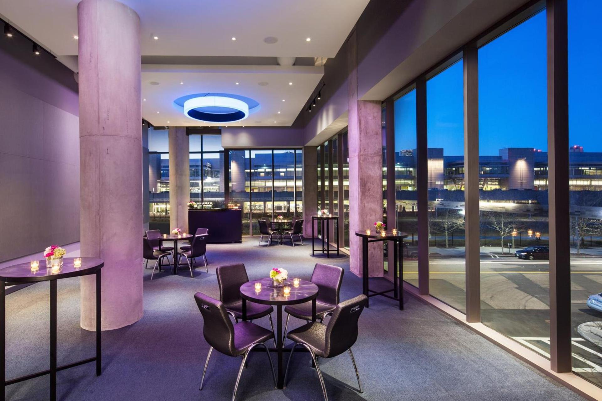 Aloft by Marriott Boston Seaport District photo 35