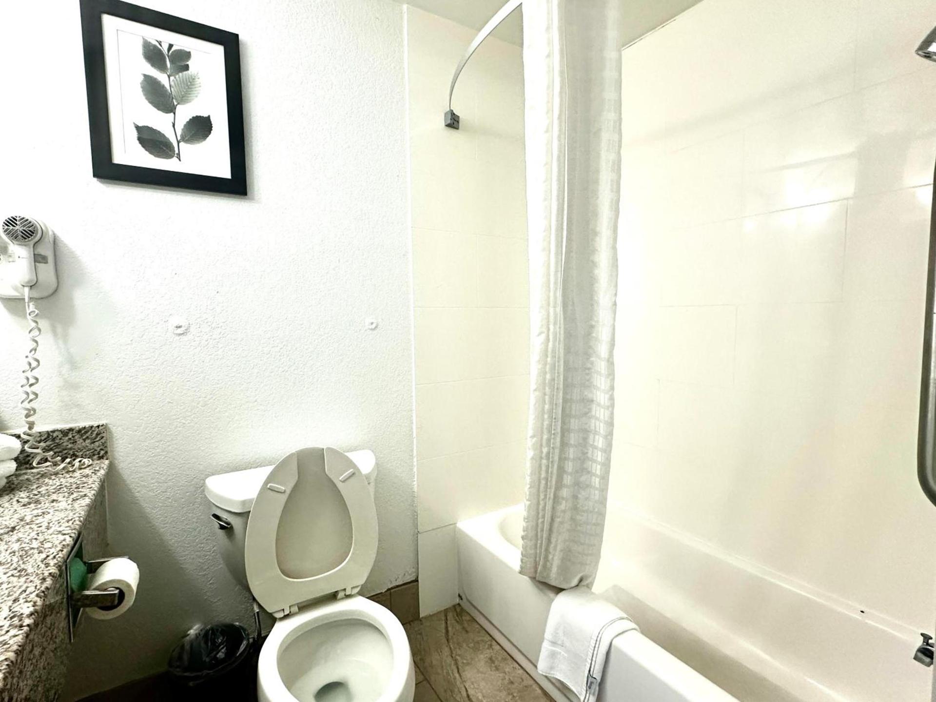 Radiant Inn and Suites photo 9