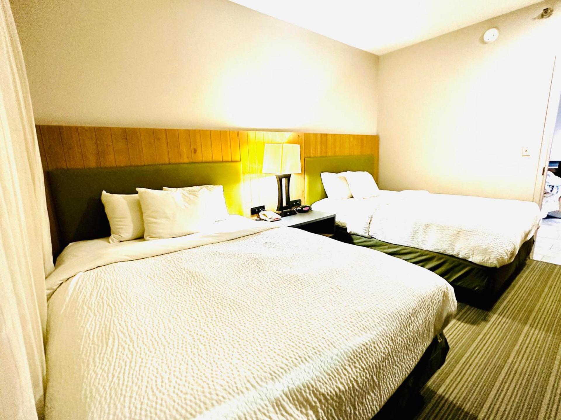 Radiant Inn and Suites photo 6
