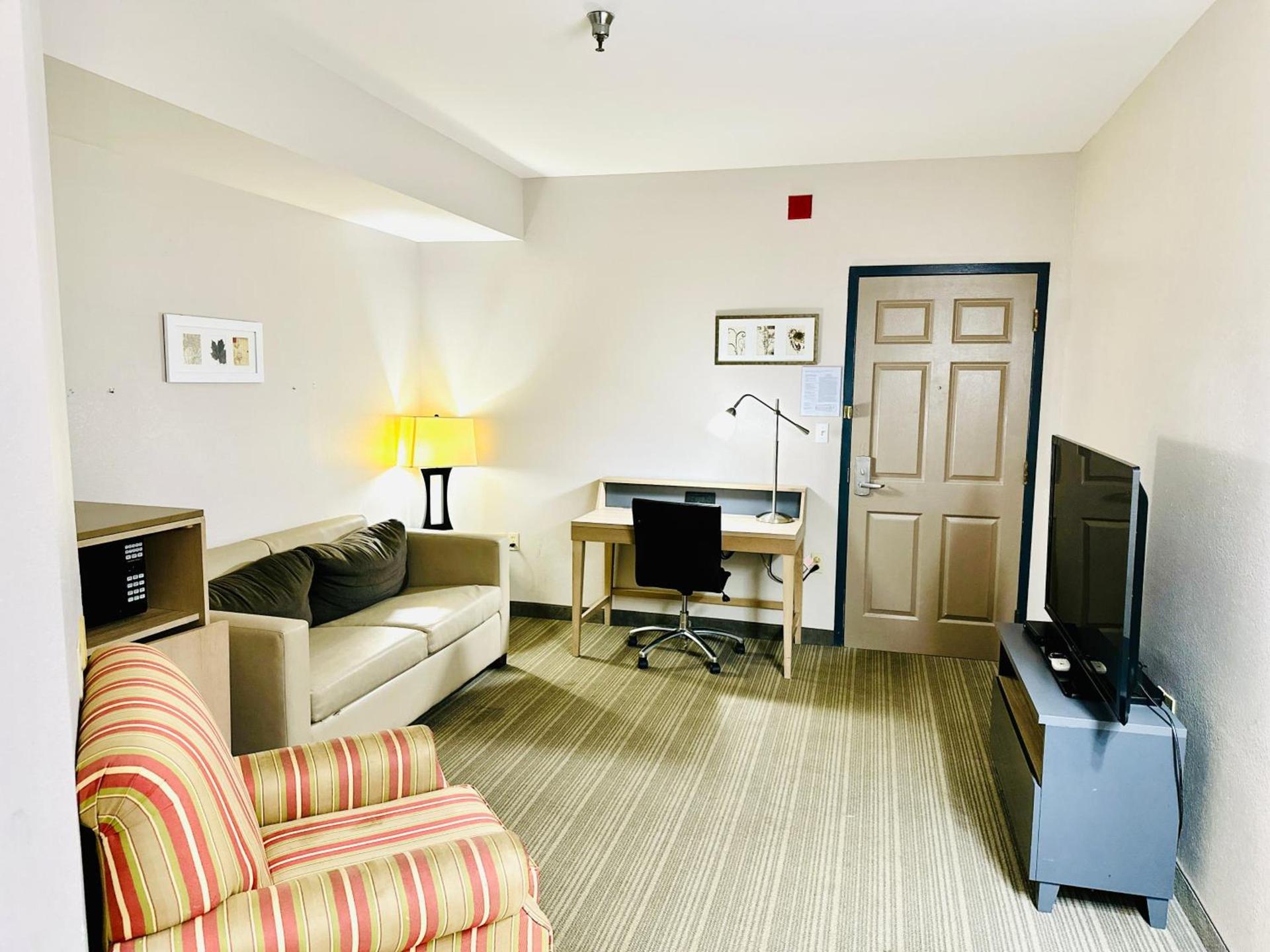 Radiant Inn and Suites photo 27