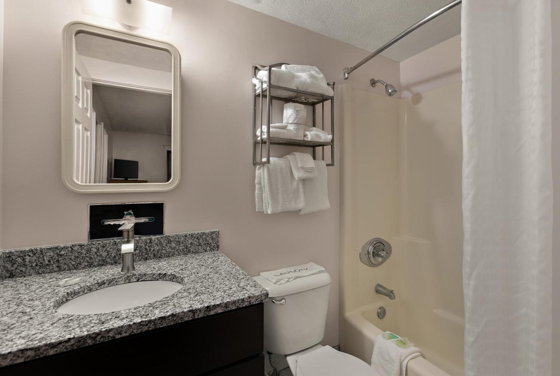 Traverse Bay Inn photo 10