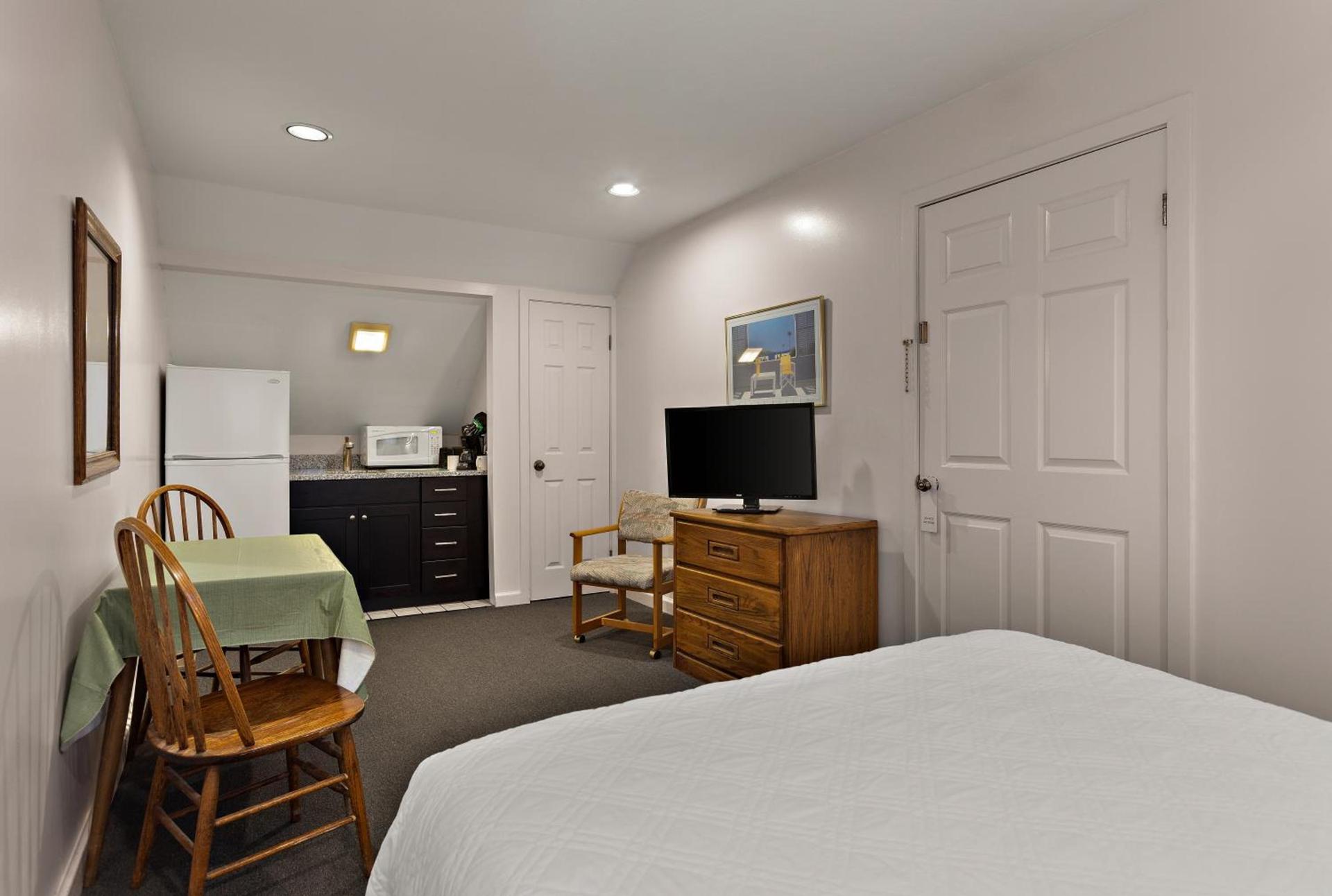 Traverse Bay Inn photo 11
