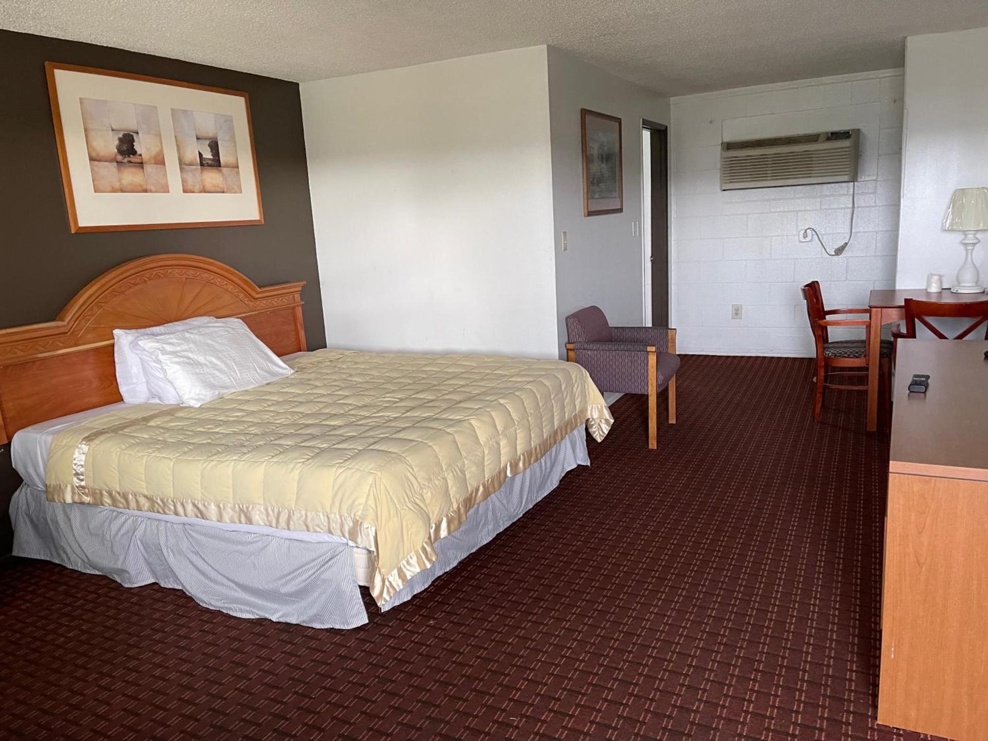 Royal A Motel photo 17