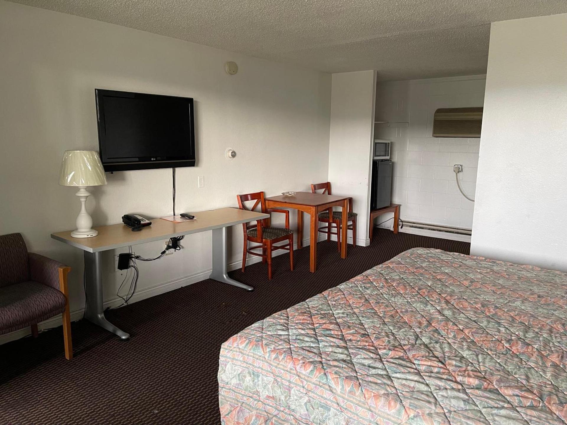 Royal A Motel photo 18