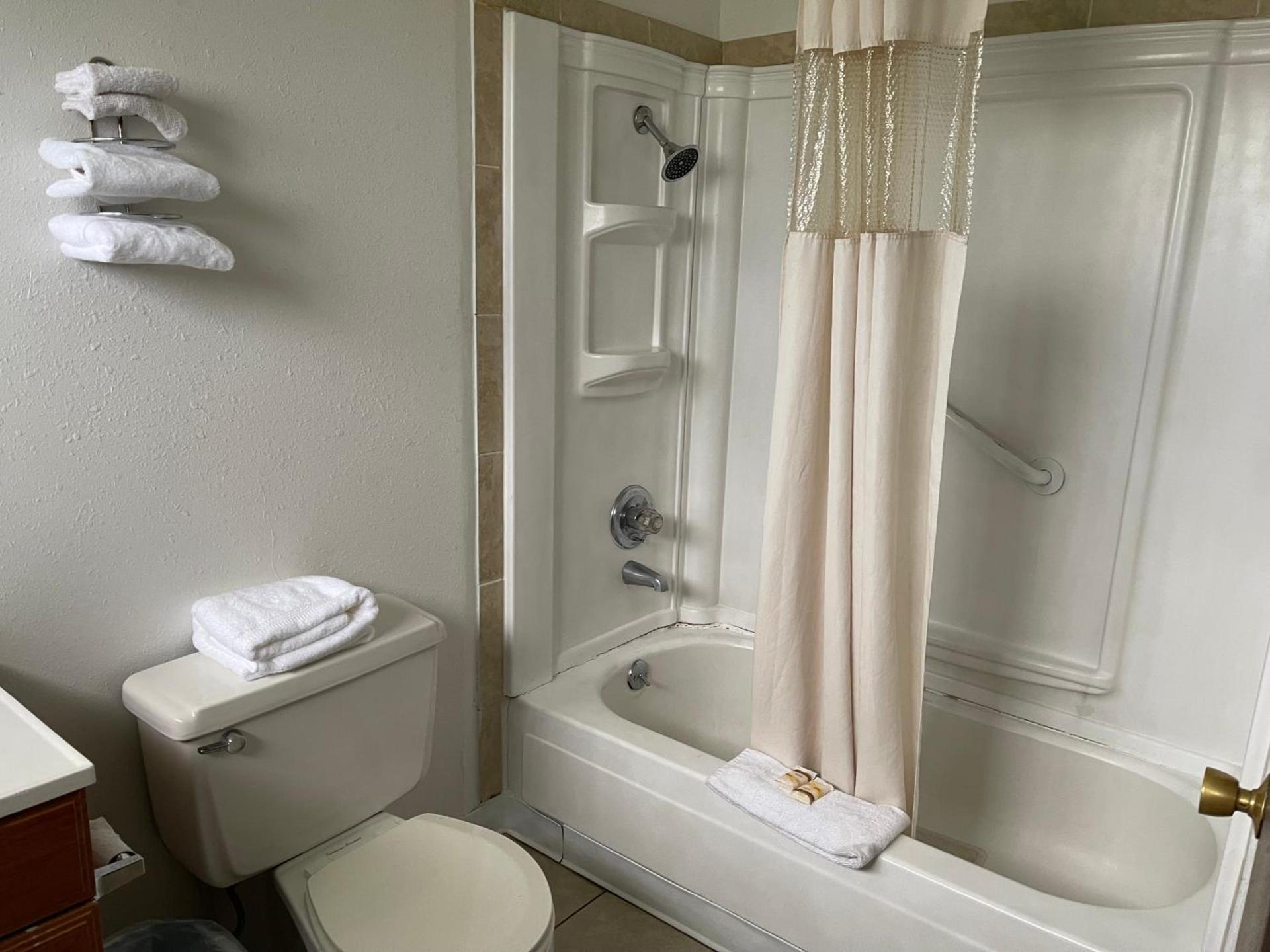 Royal A Motel photo 19