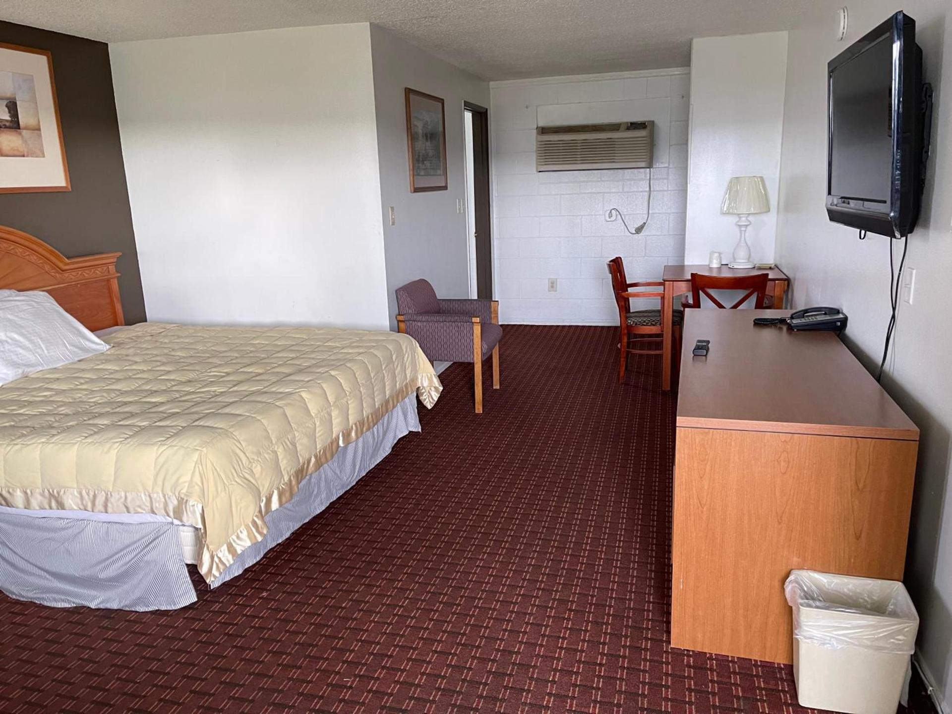 Royal A Motel photo 22
