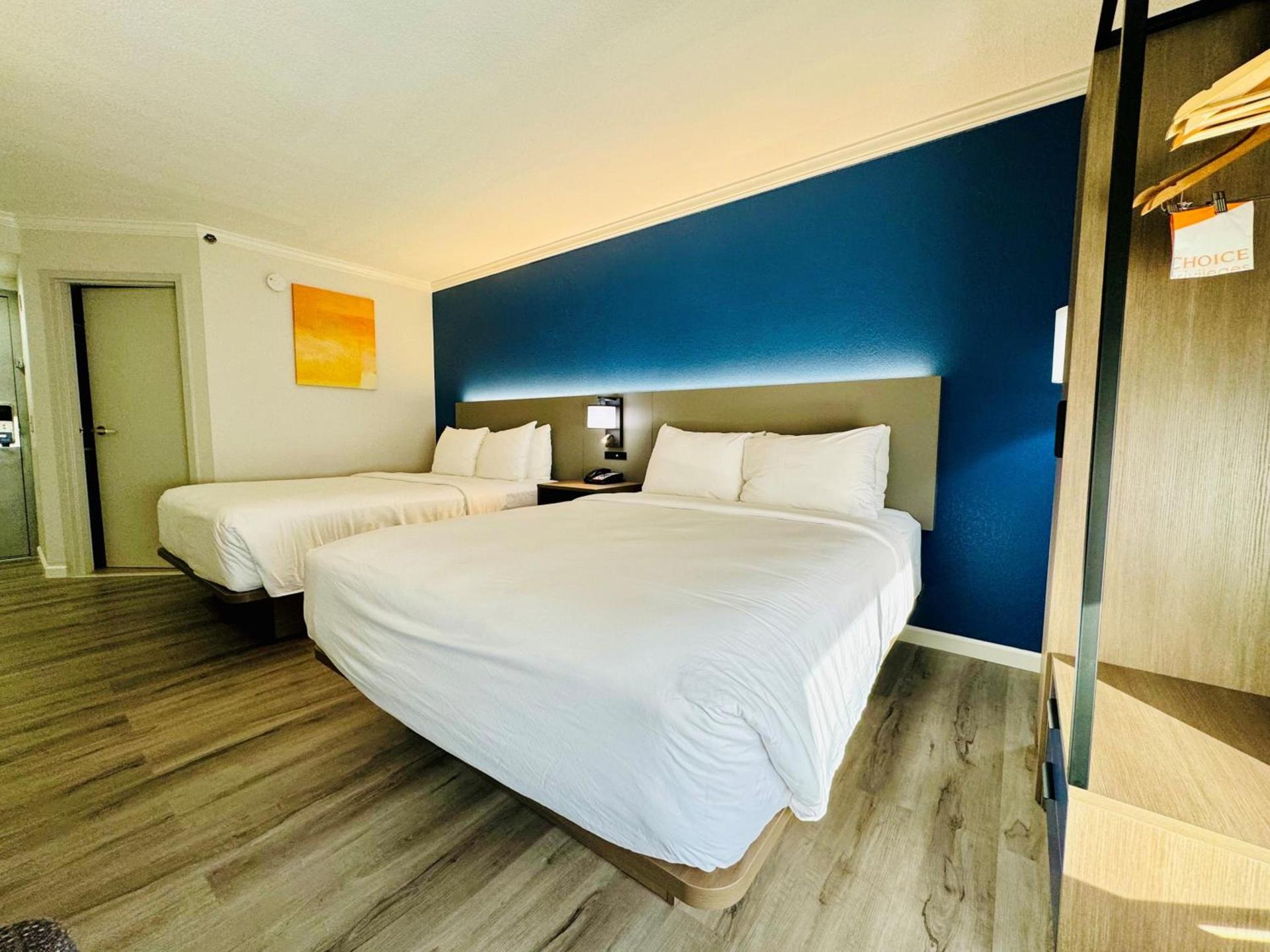 Comfort Inn & Suites Houston I-10 West Energy Corridor photo 13