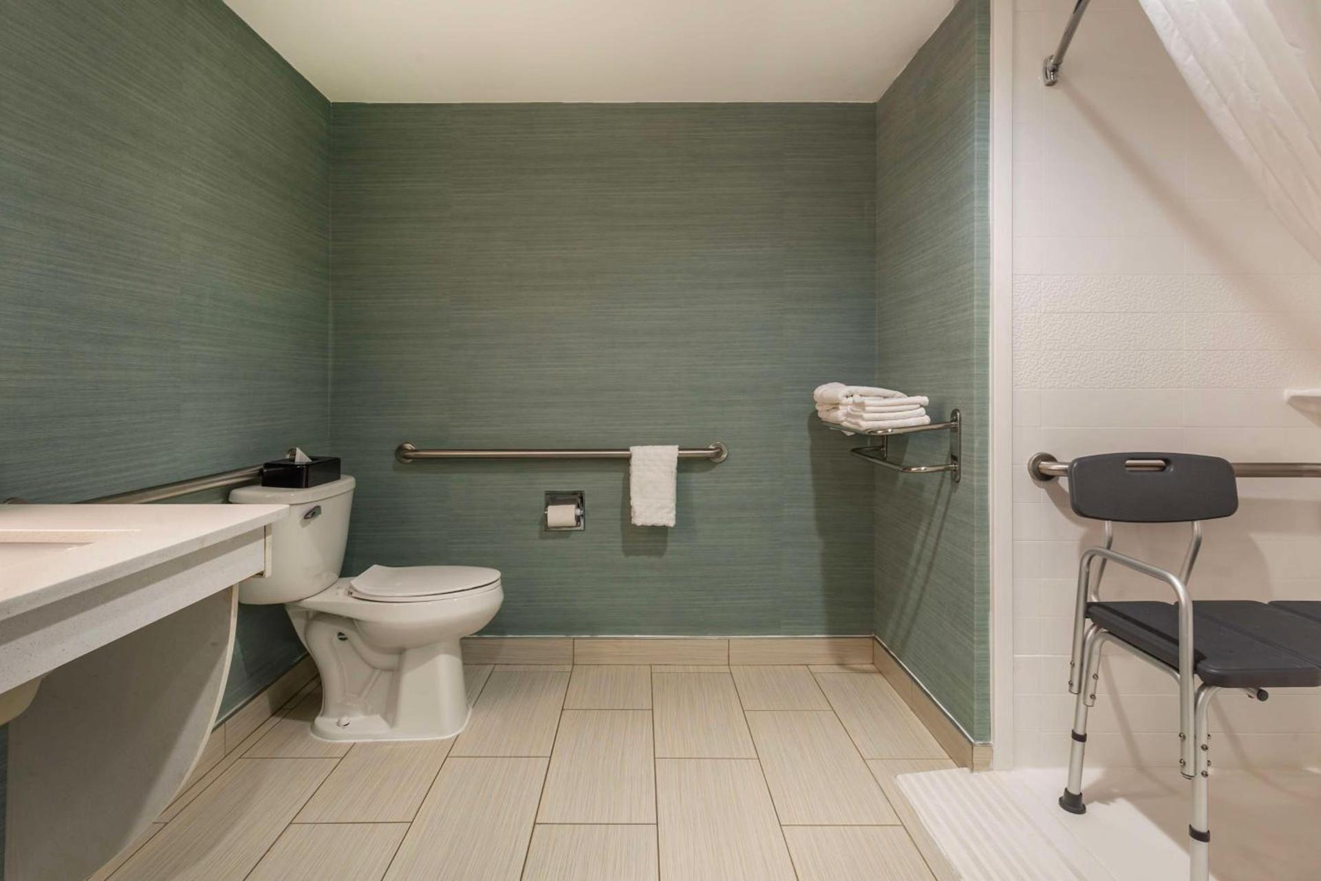 Best Western Plus New Englander photo 14