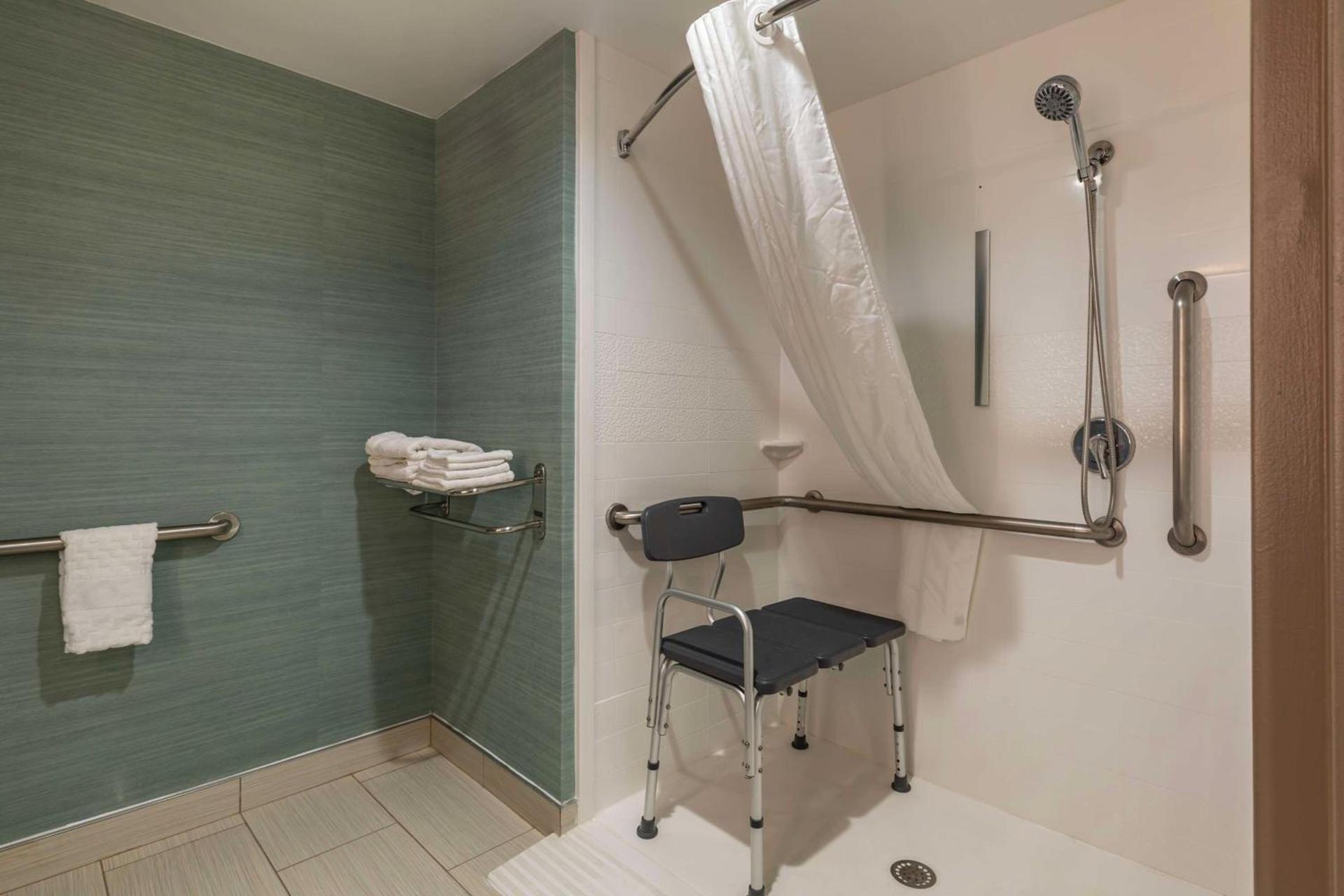 Best Western Plus New Englander photo 15
